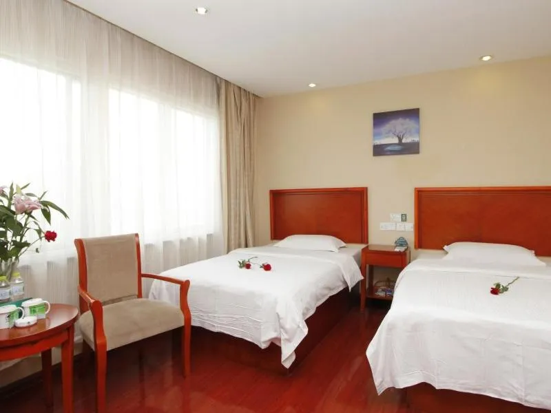 Bed in GreenTree Inn Rizhao West Station Suning Plaza