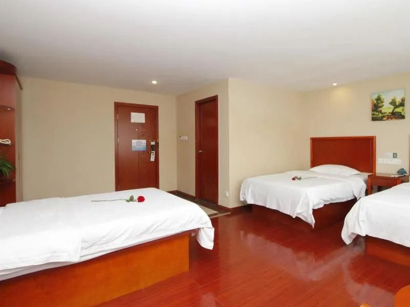 Bed in GreenTree Inn Rizhao West Station Suning Plaza
