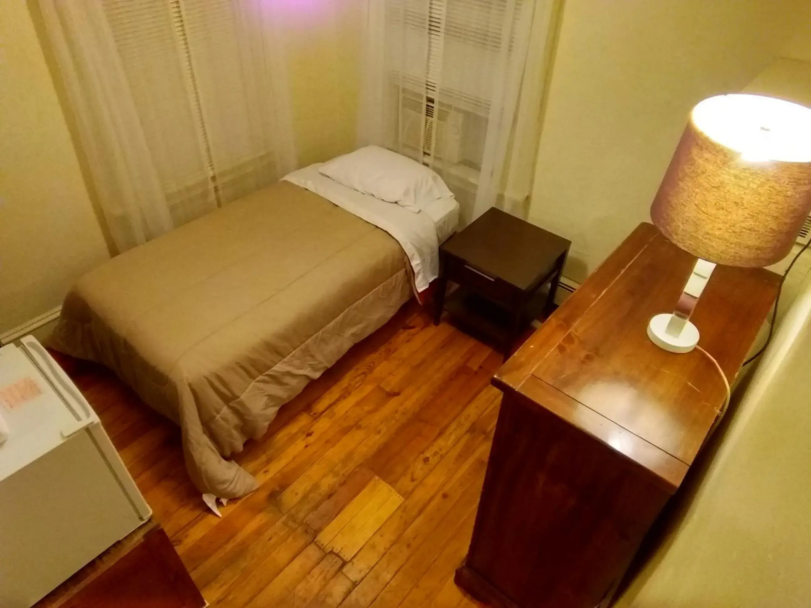 Budget Twin Room in Cappuccio Hotel Budget Twin Room in Cappuccio Hotel