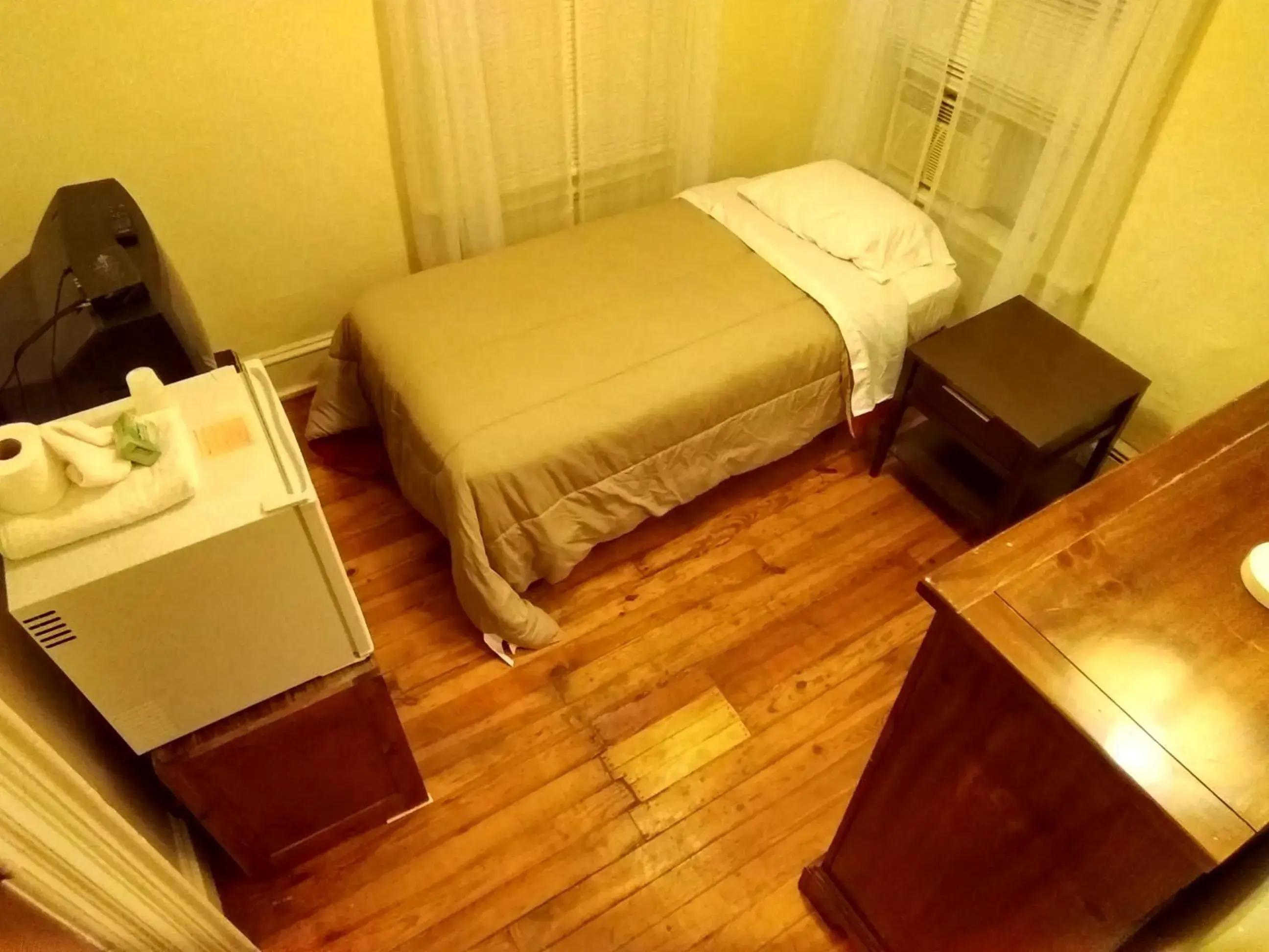 Budget Twin Room in Cappuccio Hotel Budget Twin Room in Cappuccio Hotel