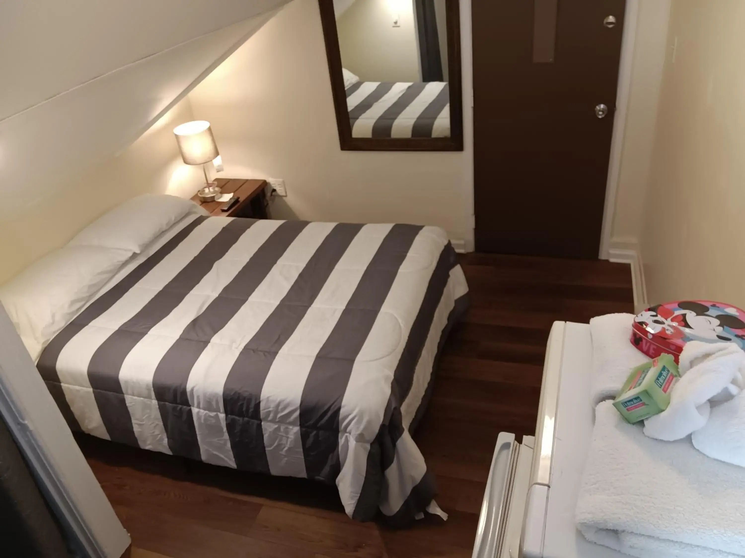 Budget Double Room in Cappuccio Hotel Budget Double Room in Cappuccio Hotel