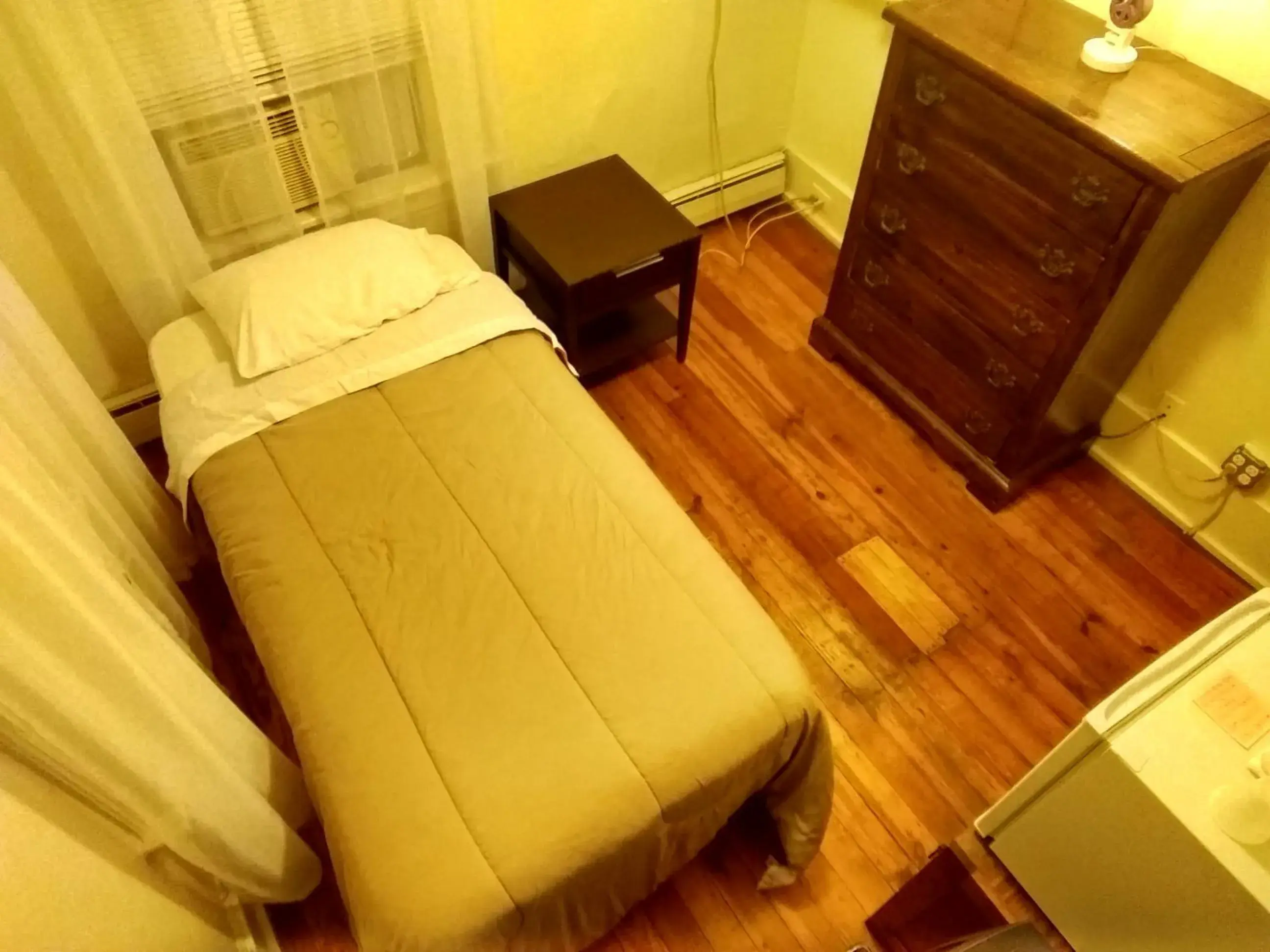 Budget Twin Room in Cappuccio Hotel Budget Twin Room in Cappuccio Hotel