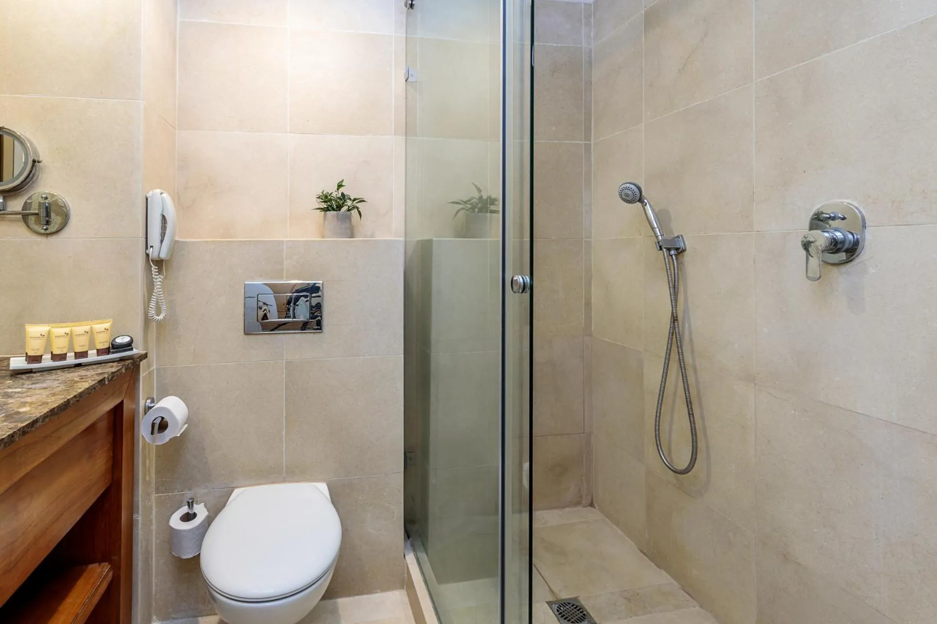 Bathroom in Yearim Hotel