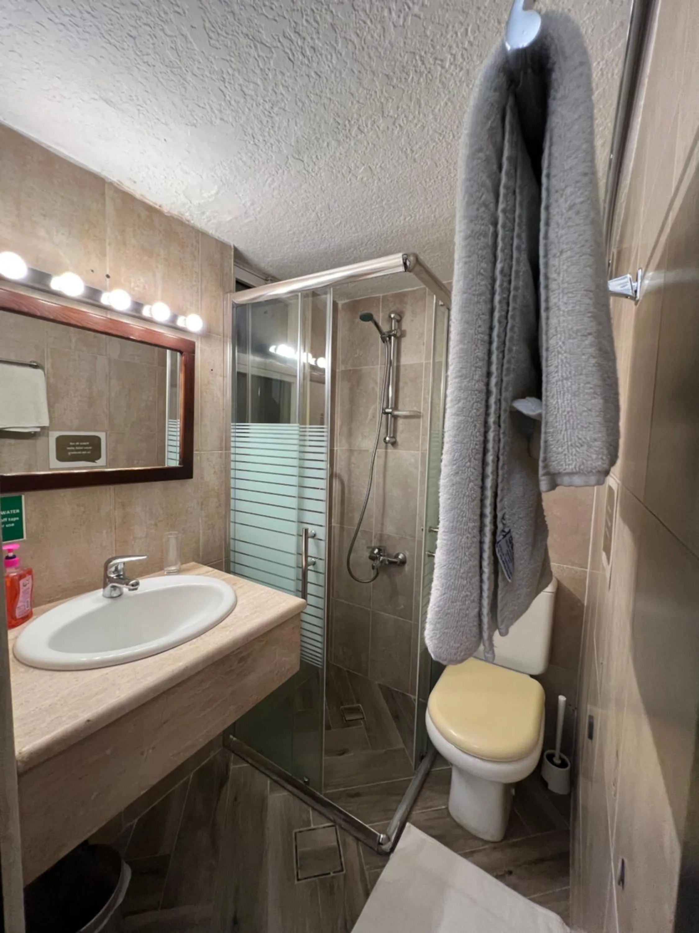 Shower in Bonita Inn