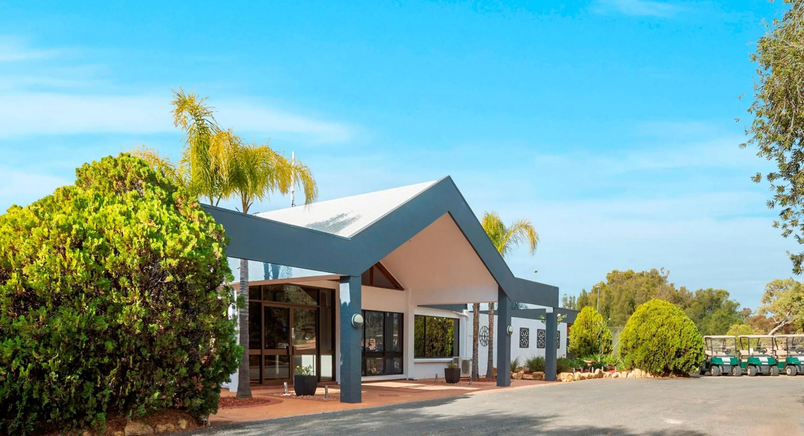 Property building in Comfort Inn & Suites Riverland