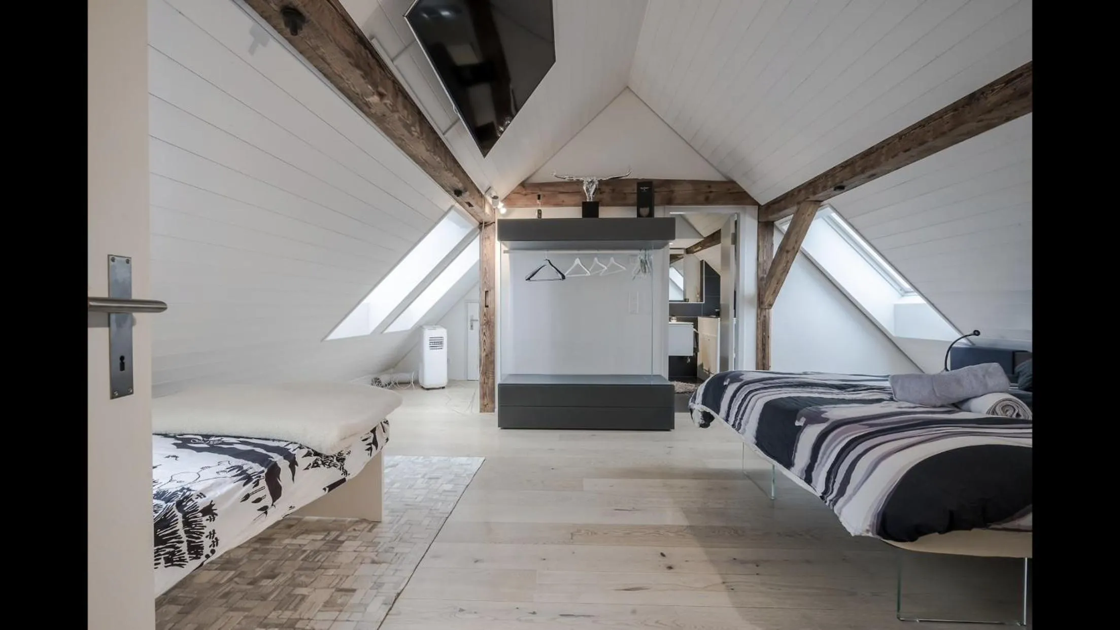 Photo of the whole room, Bed in Luxury Penthouse Apartment
