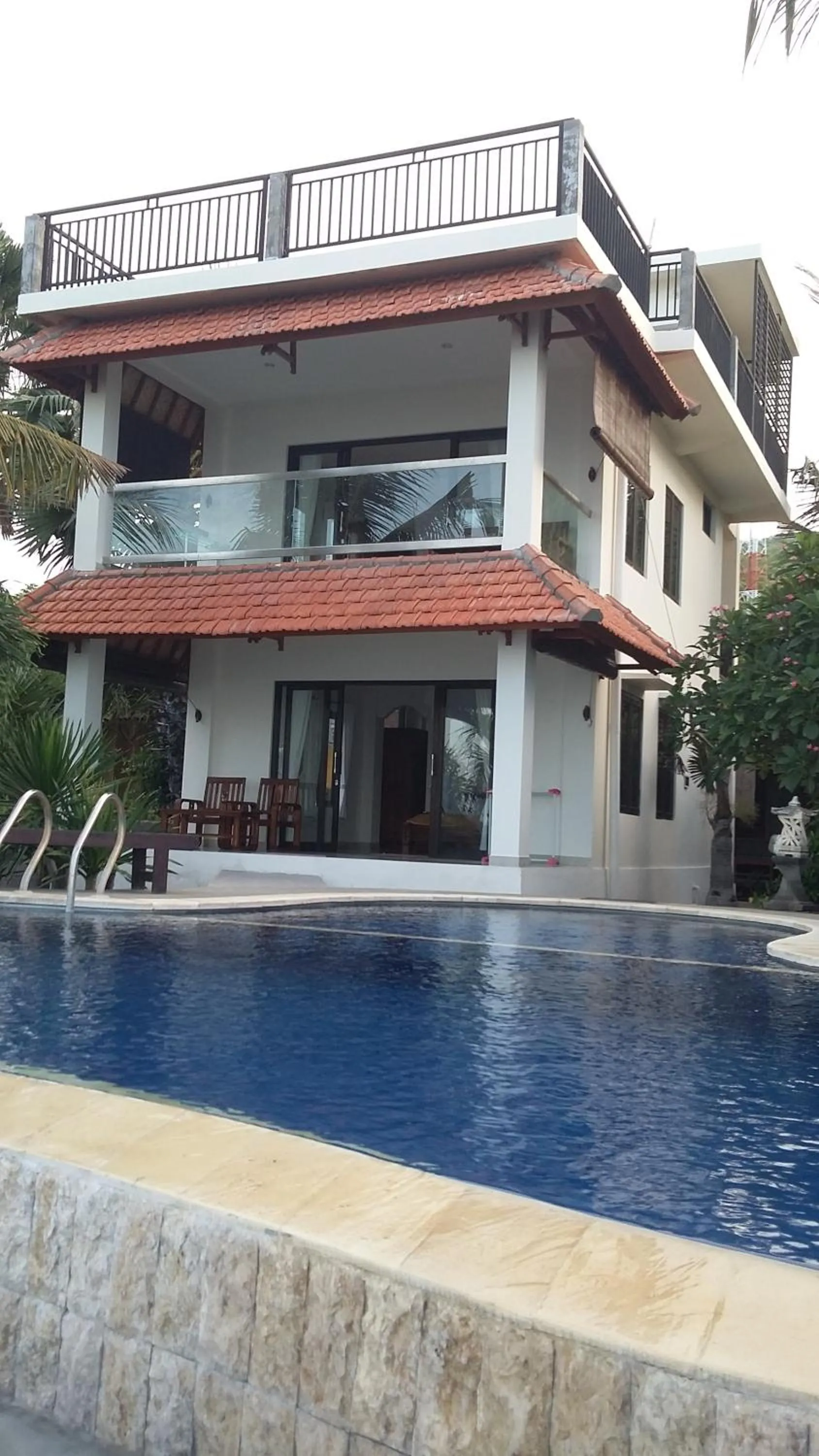 Day in Three Brothers Bobby's Villas