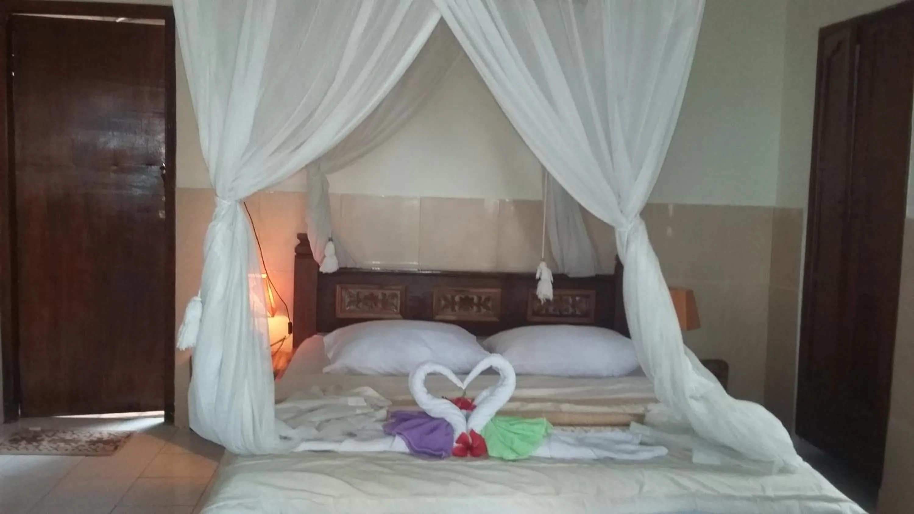 Bed in Three Brothers Bobby's Villas