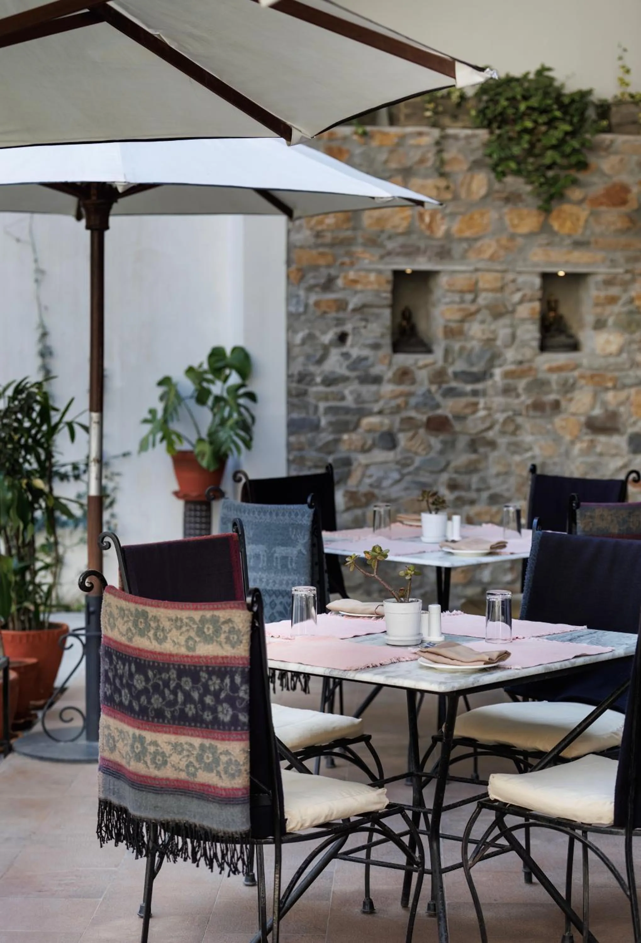 Dining area in Shambaling Boutique Hotel