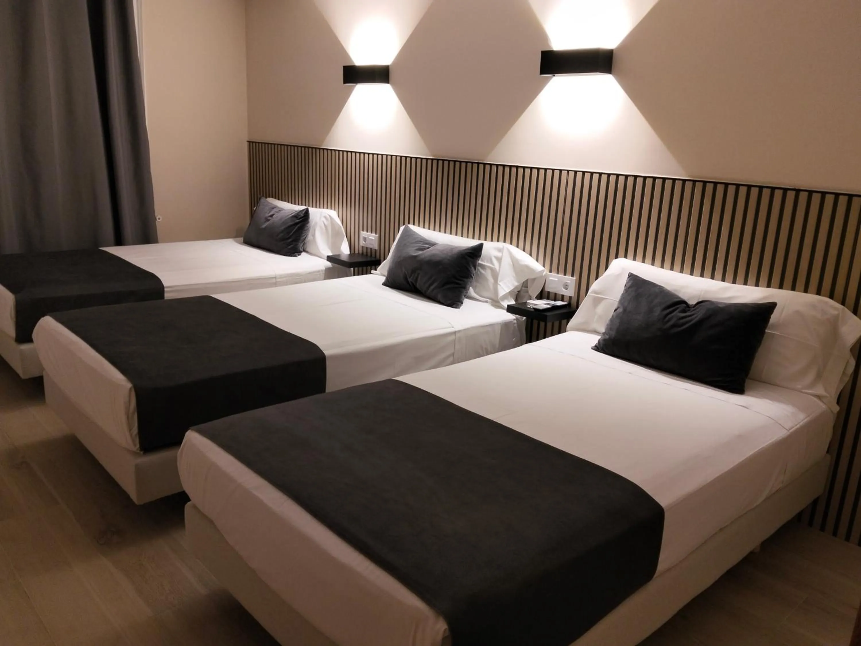 Bedroom, Bed in Hostal El Cruce