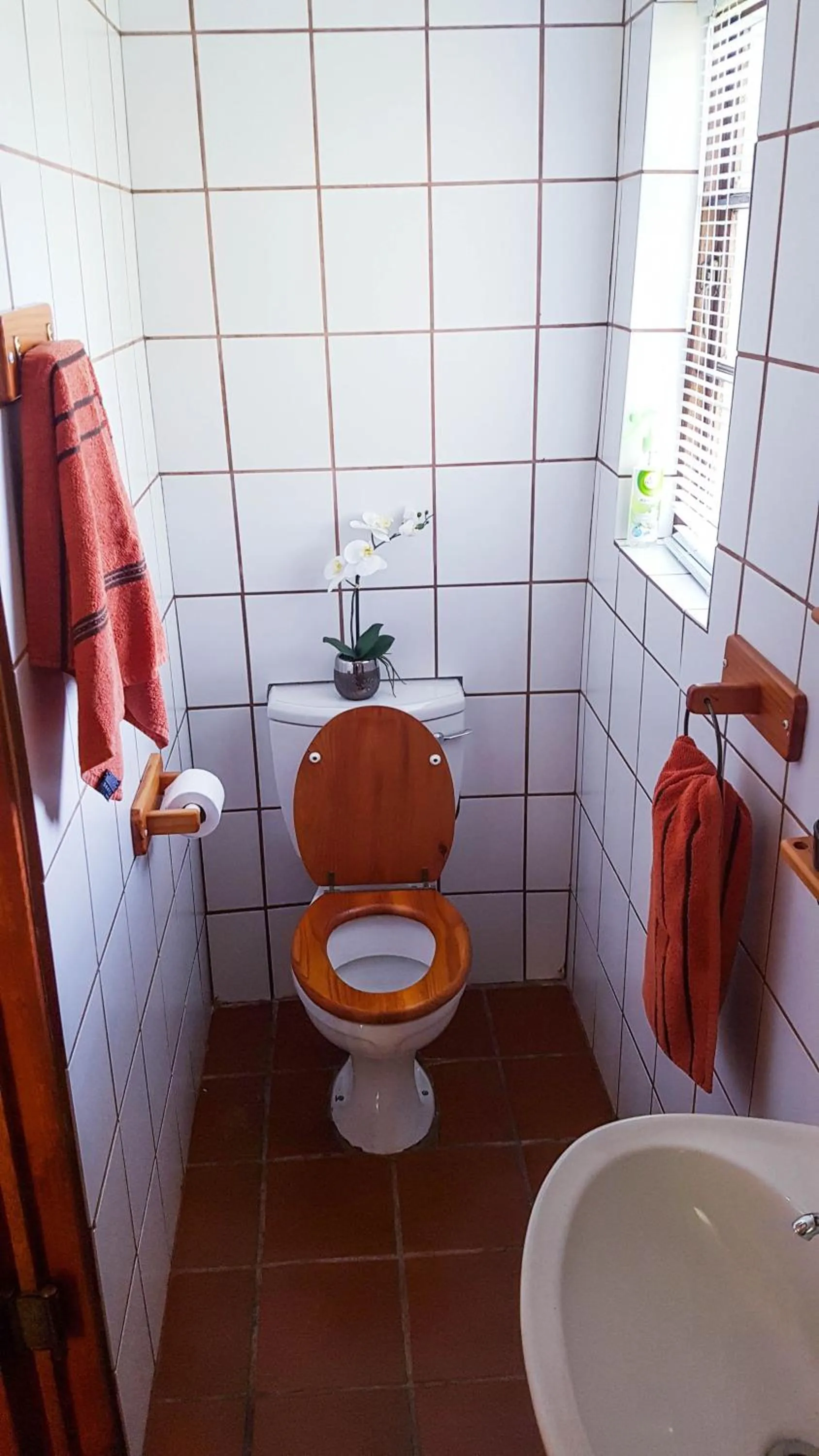 Toilet in Raka Cottage