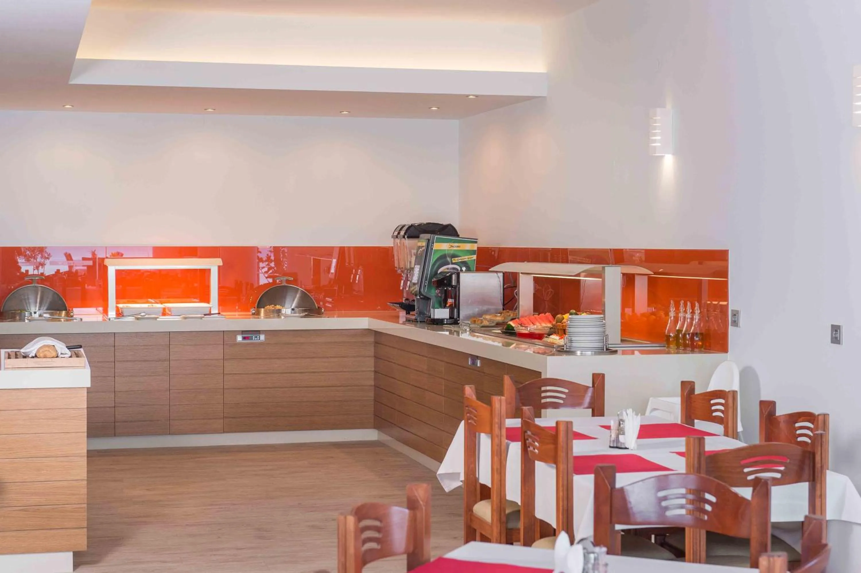 Restaurant/places to eat in Balos Beach