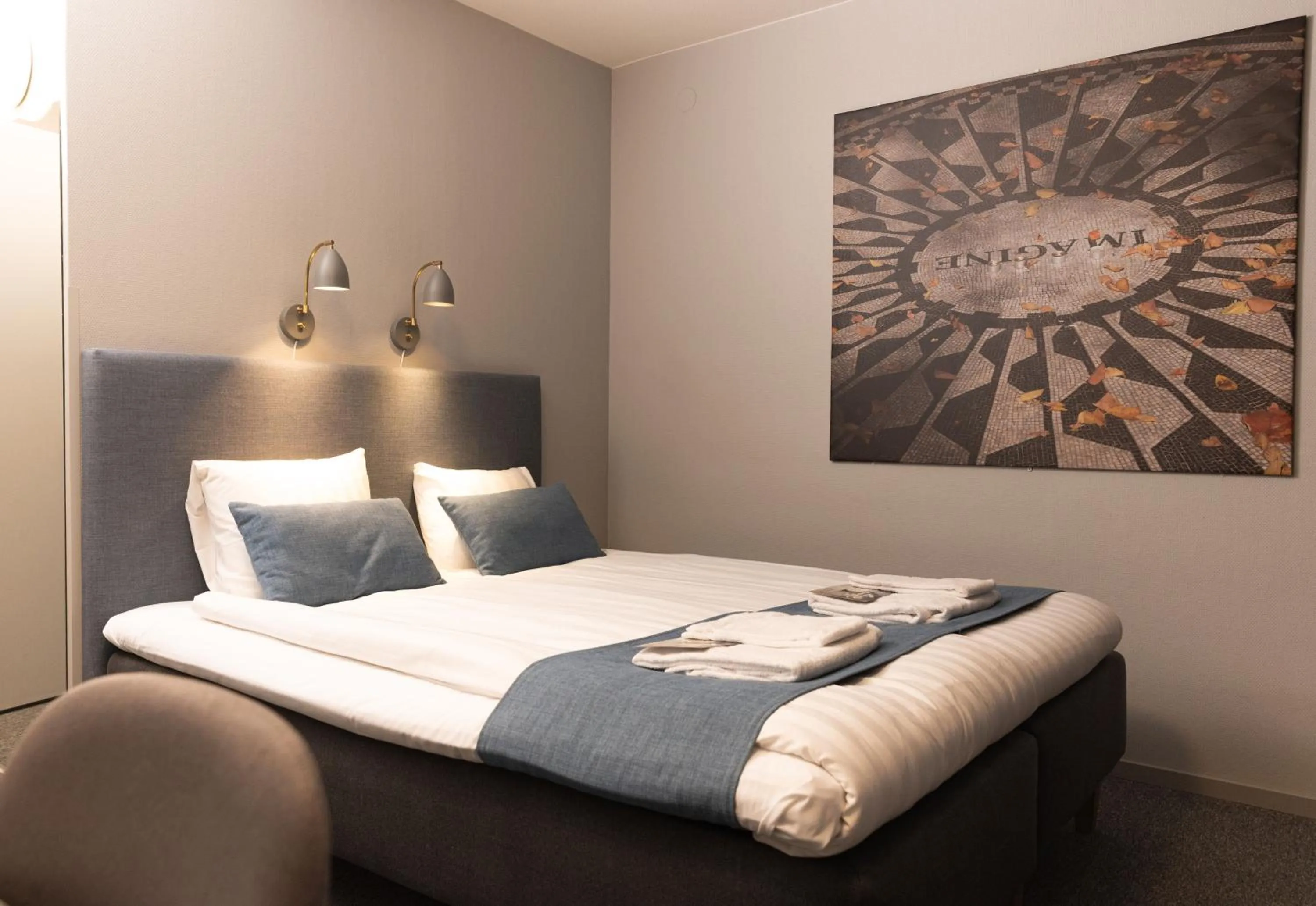 Photo of the whole room, Bed in Karlskoga Hotell & Konferens