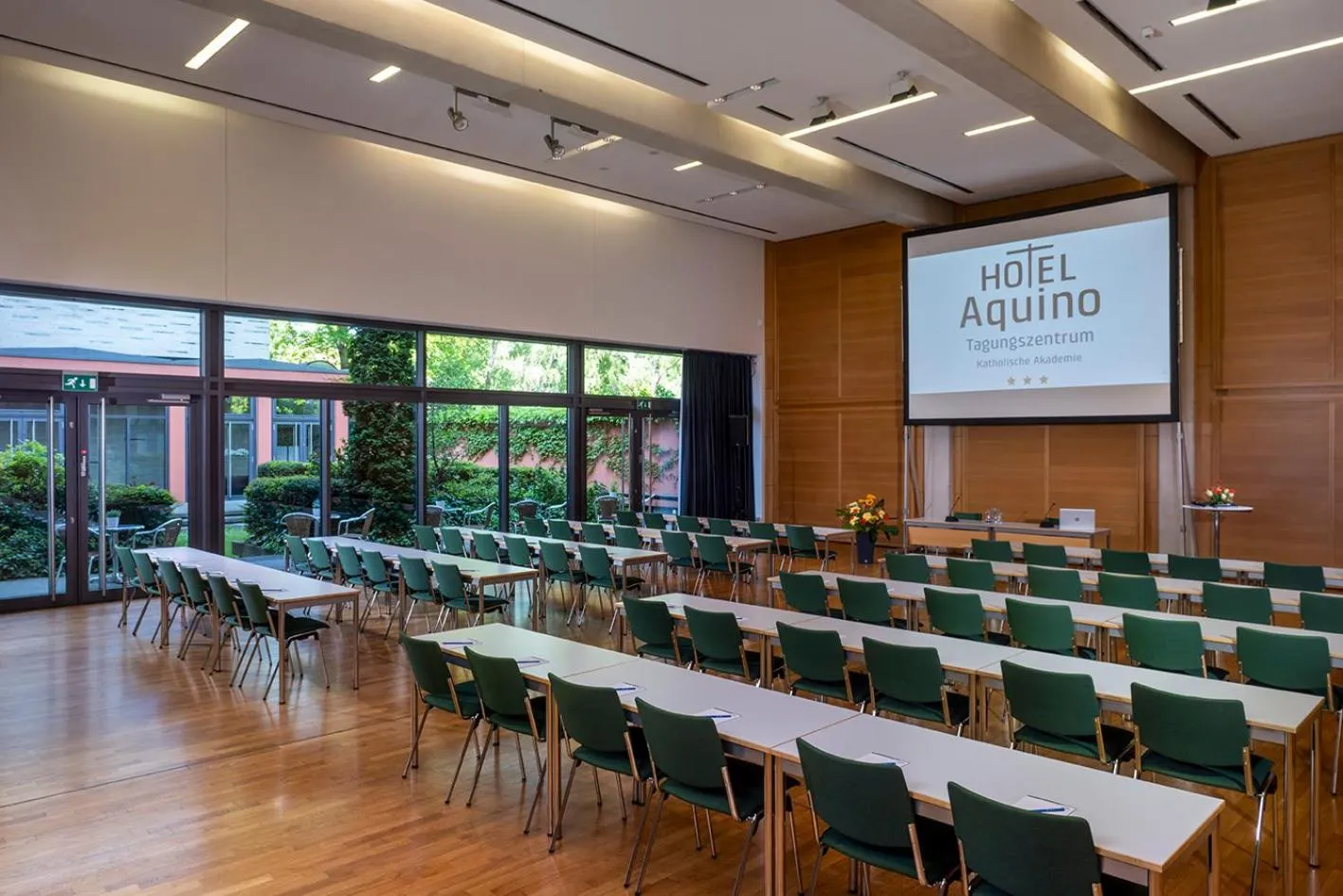 Banquet/Function facilities in Hotel Aquino Berlin