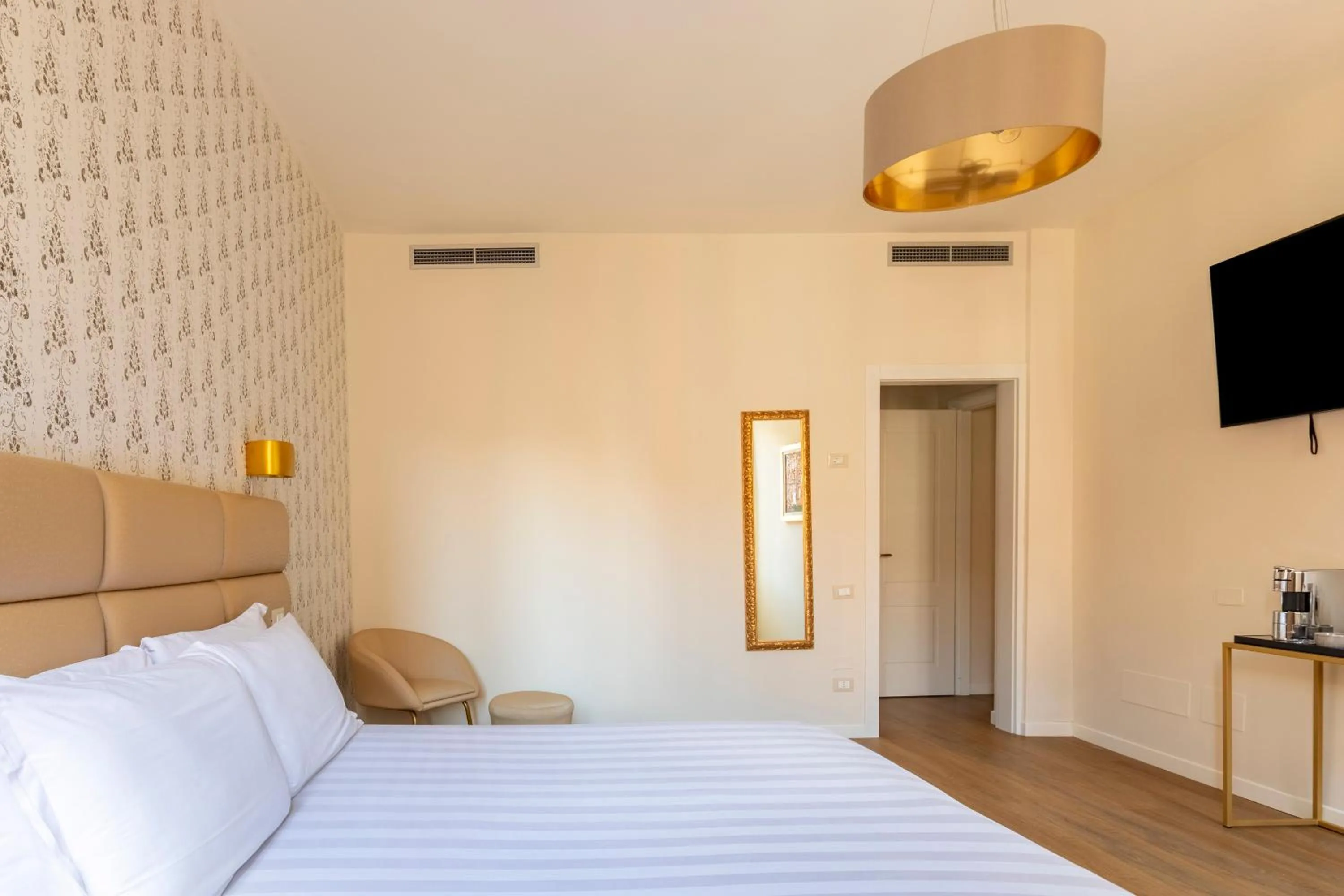 Bed in Numa Venice Palazzo Orseolo