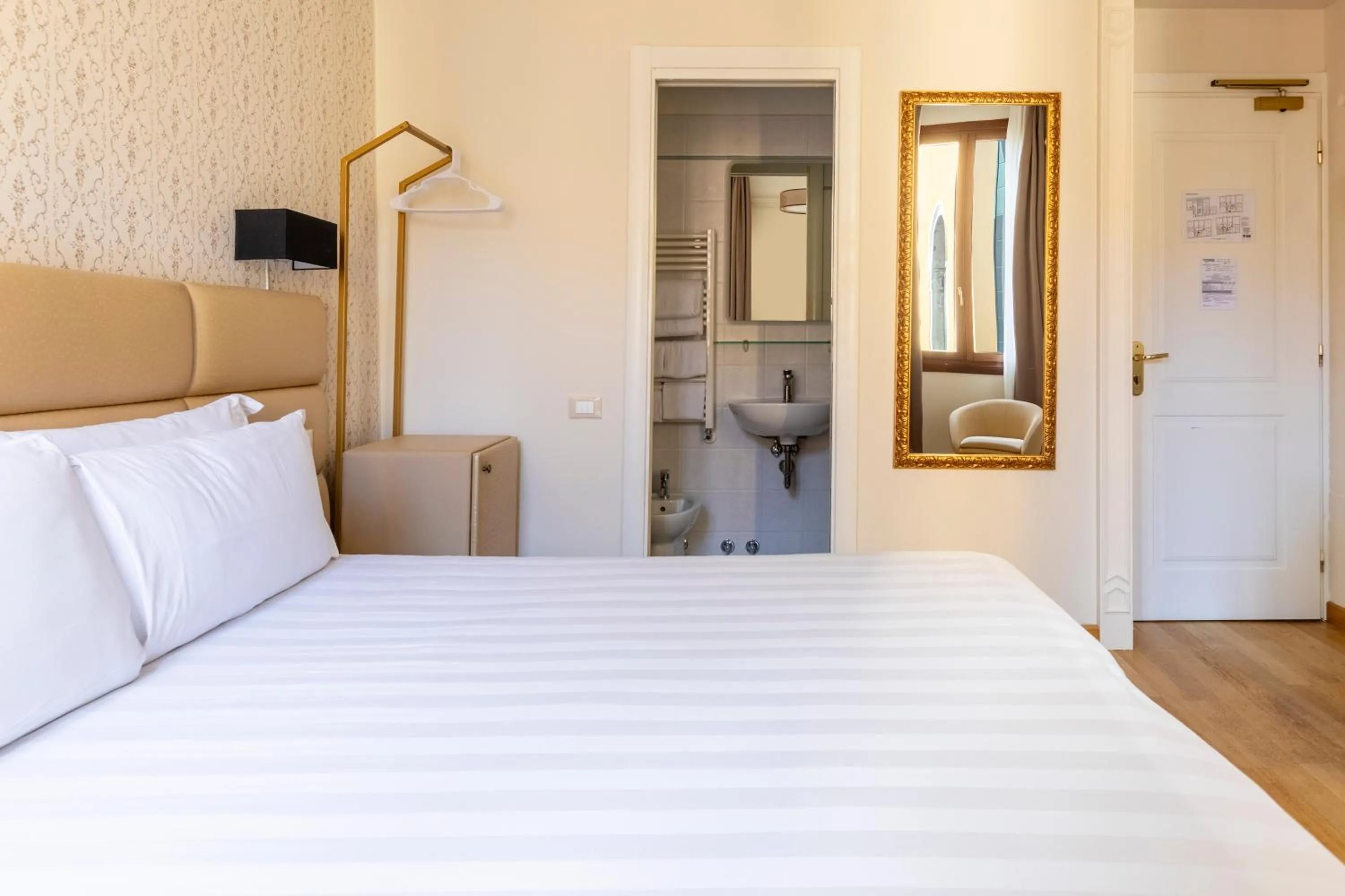 Bed in Numa Venice Palazzo Orseolo