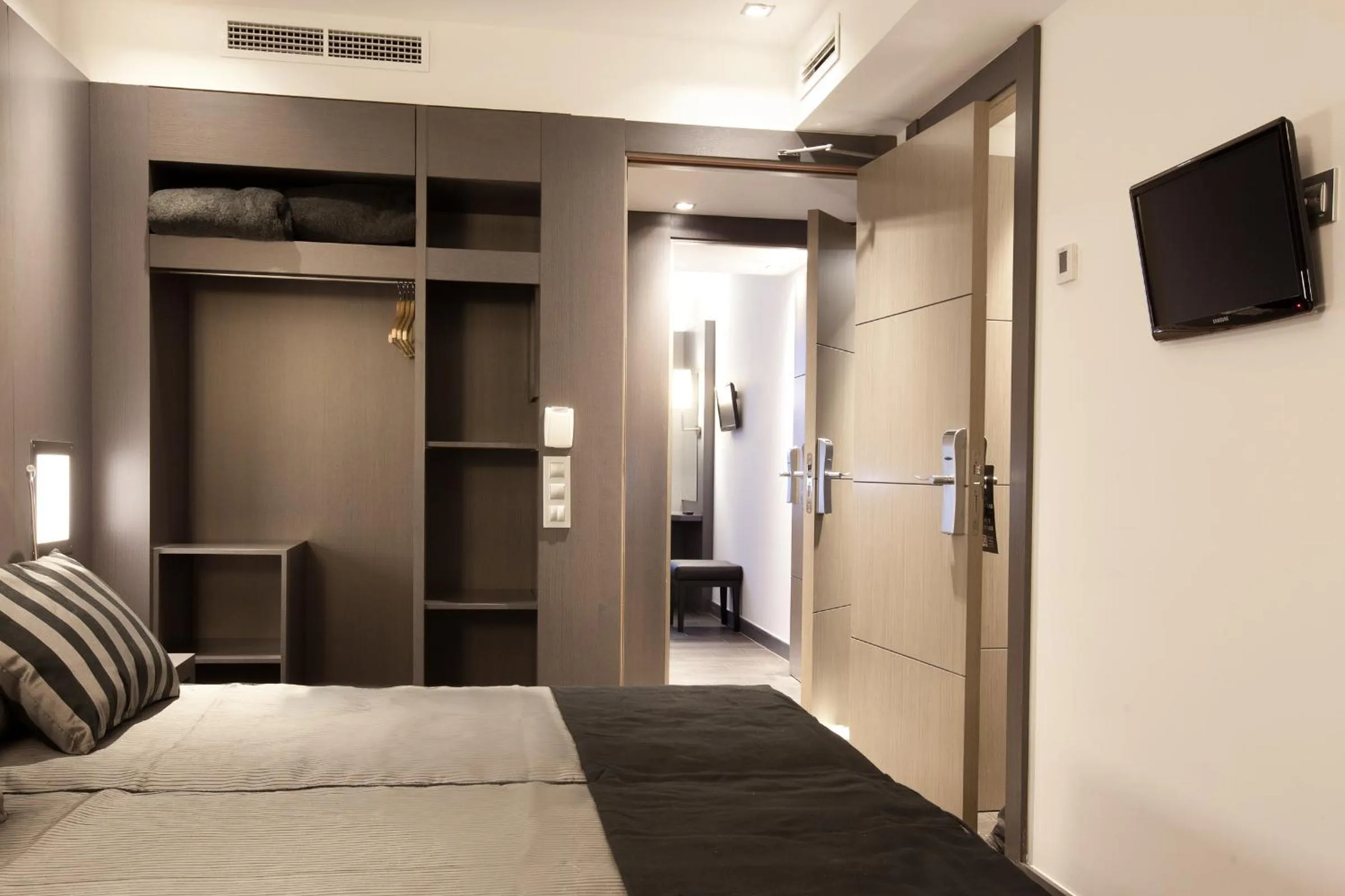 Photo of the whole room, Bed in Dalia Ramblas