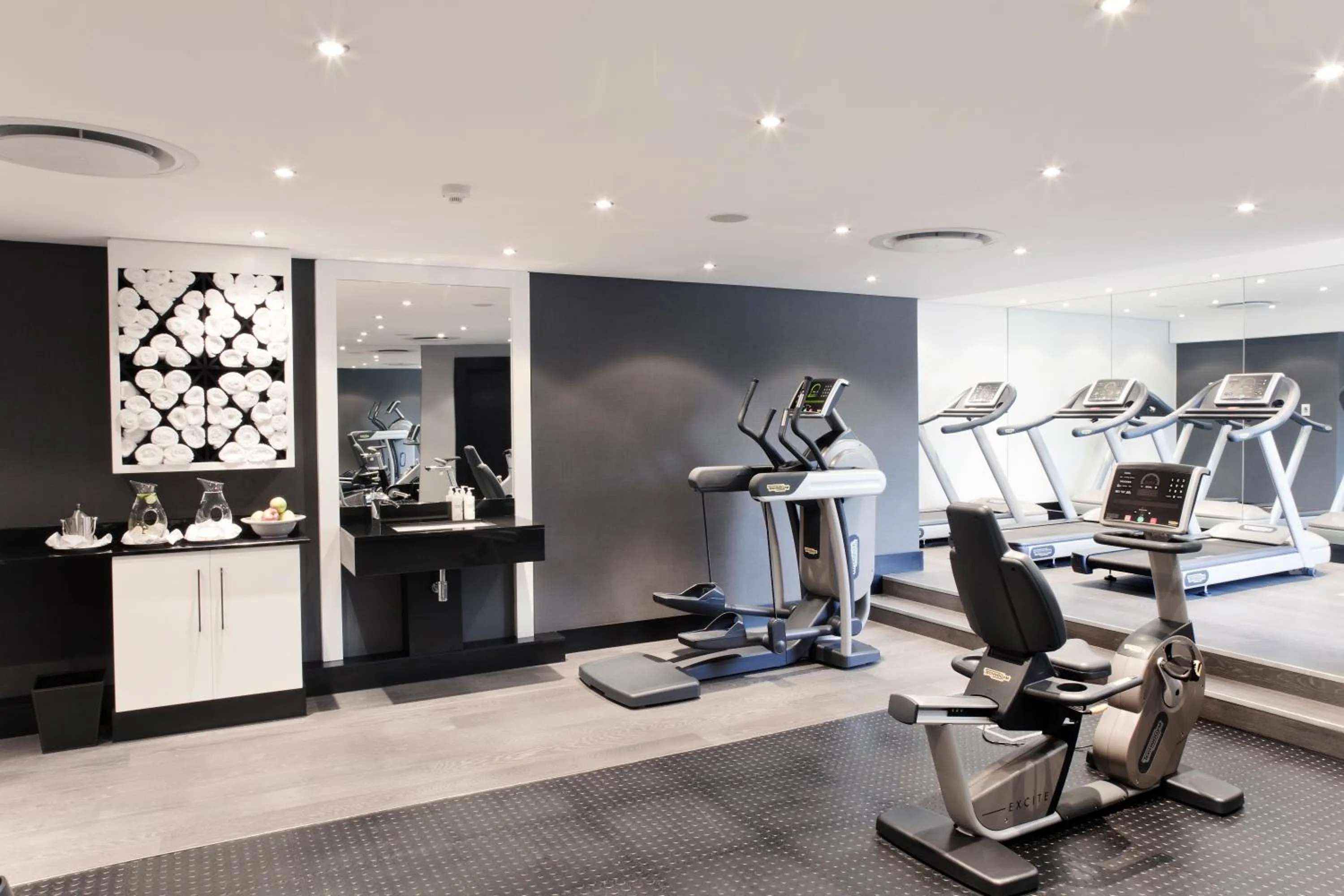 Fitness centre/facilities in The Maslow Hotel, Sandton