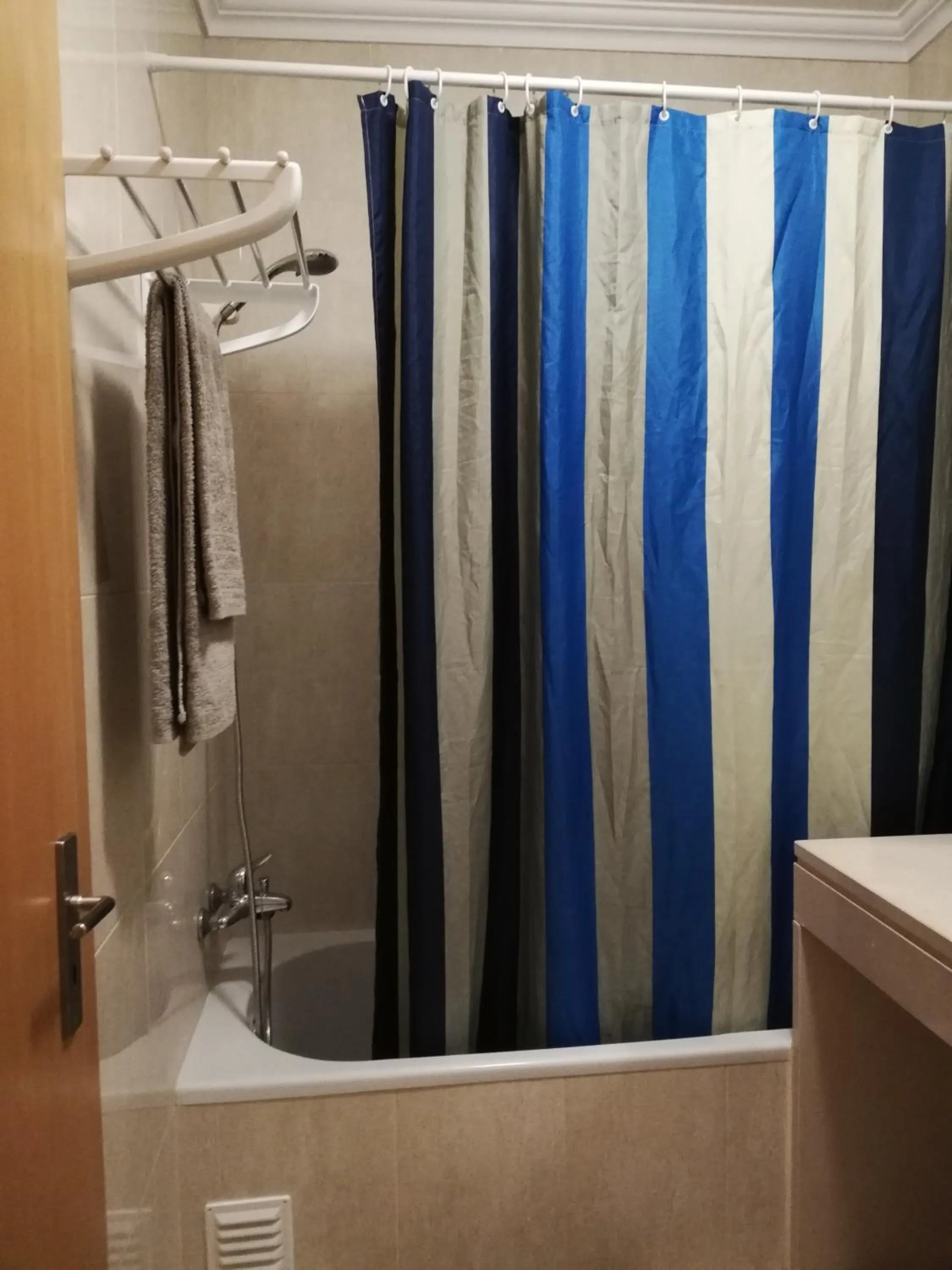 Bathroom in Flamingo Apartment