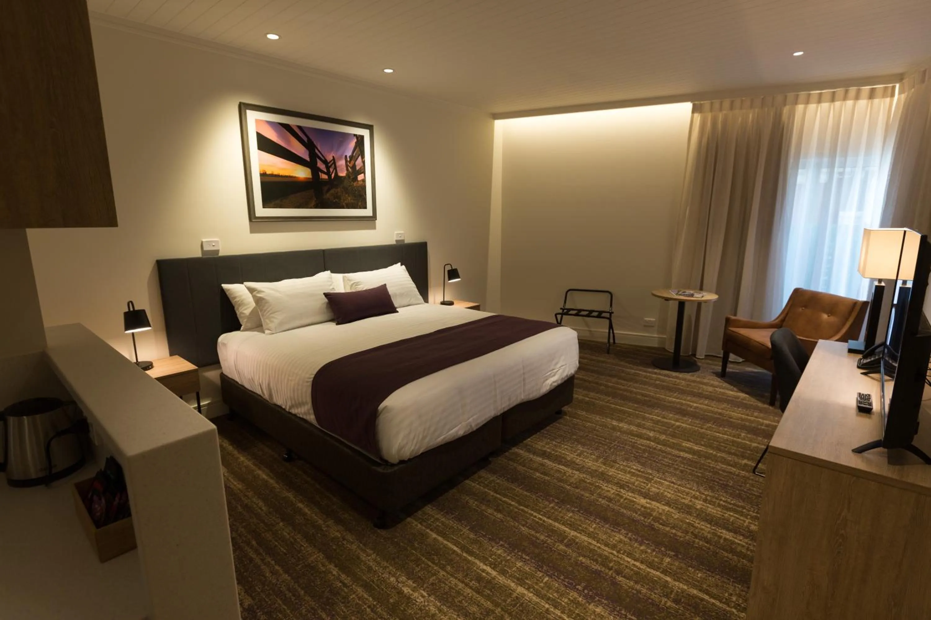 Bed in Porter's Plainland Hotel