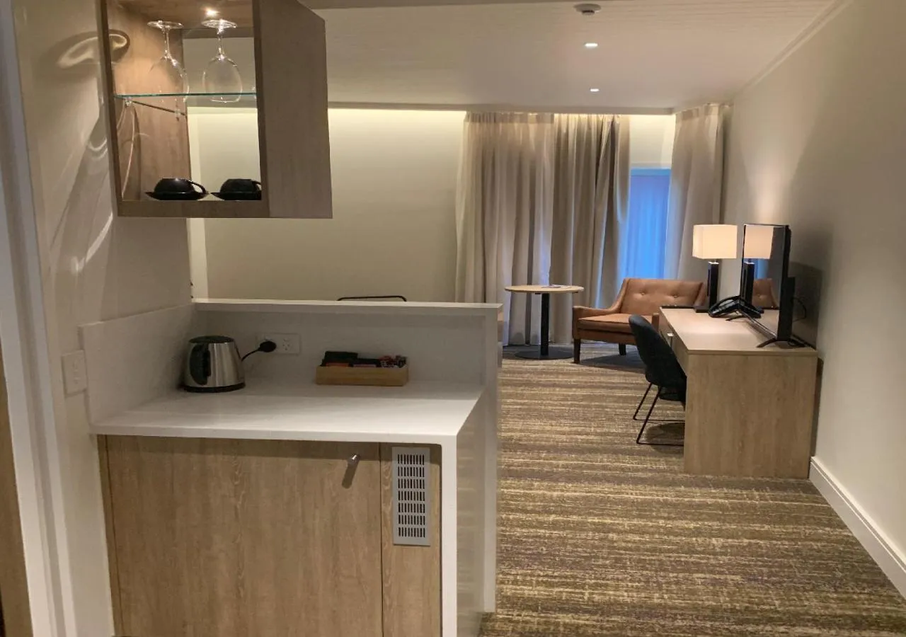 Coffee/tea facilities, Bed in Porter's Plainland Hotel