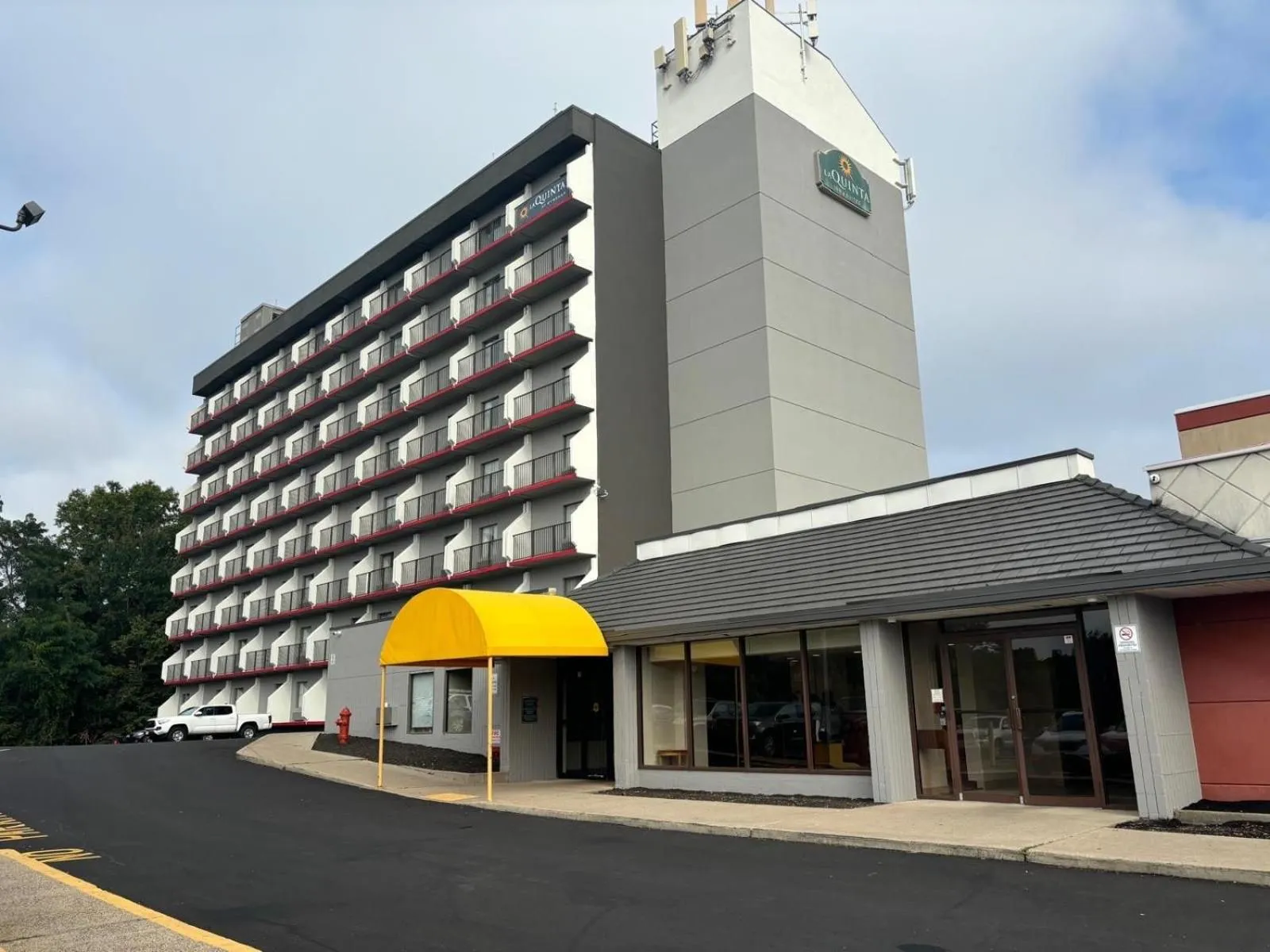 Property building in La Quinta by Wyndham Stamford / New York City