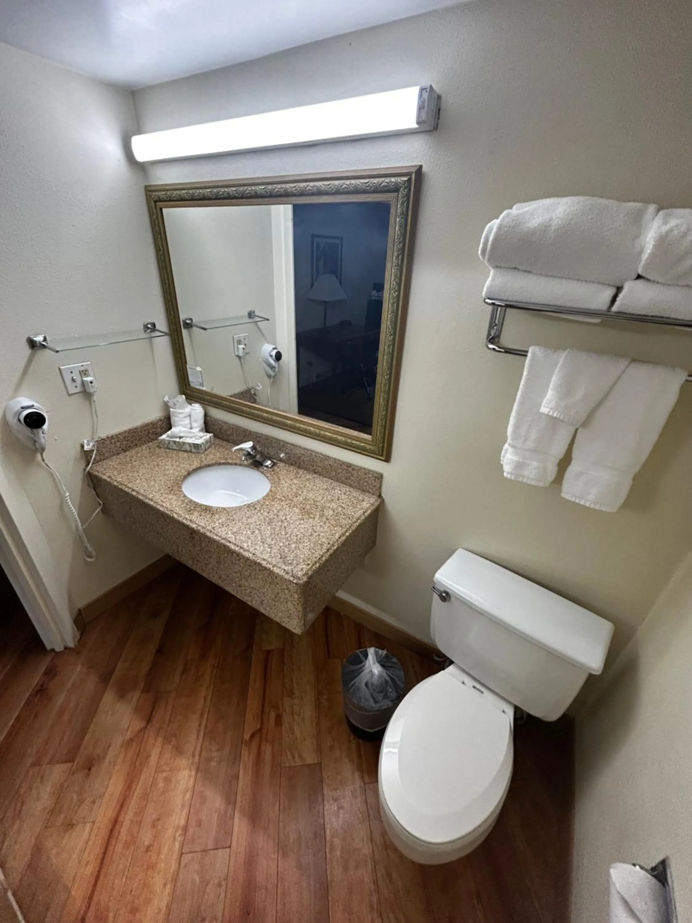 Bathroom in La Quinta by Wyndham Stamford / New York City