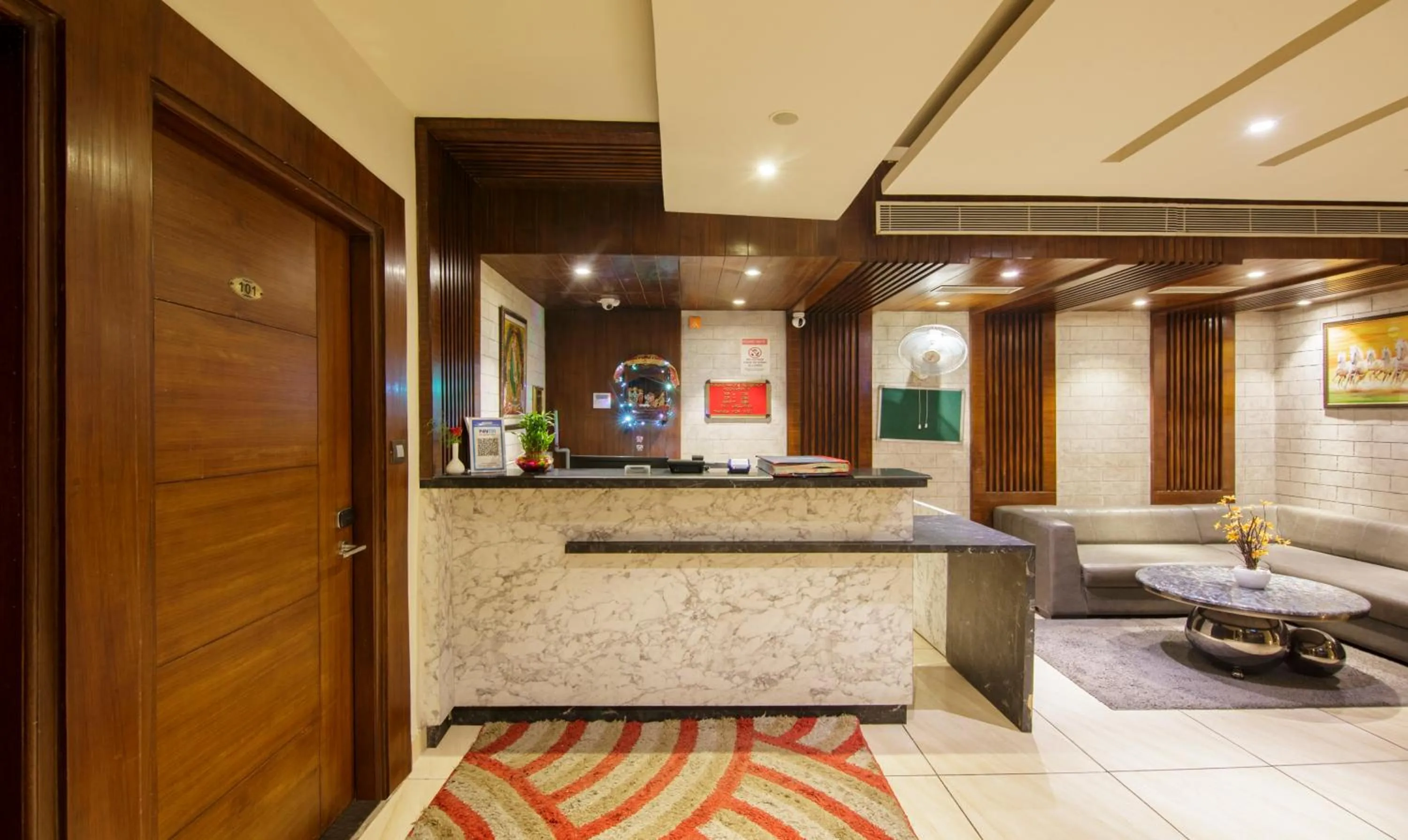 Lobby or reception in Treebo Punjabi Nature Residency, Near Faridabad Railway Station