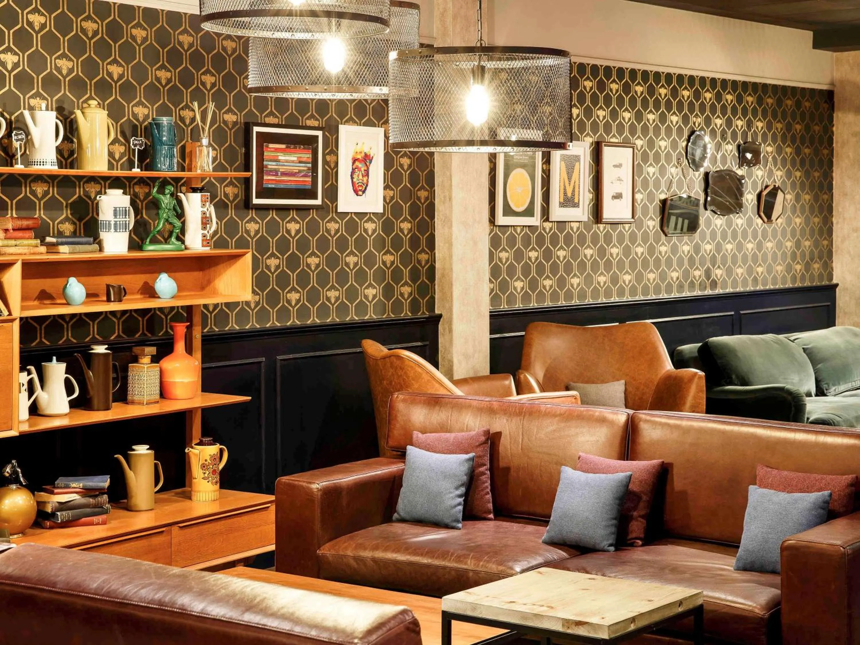 Restaurant/places to eat in ibis Manchester Centre 96 Portland Street