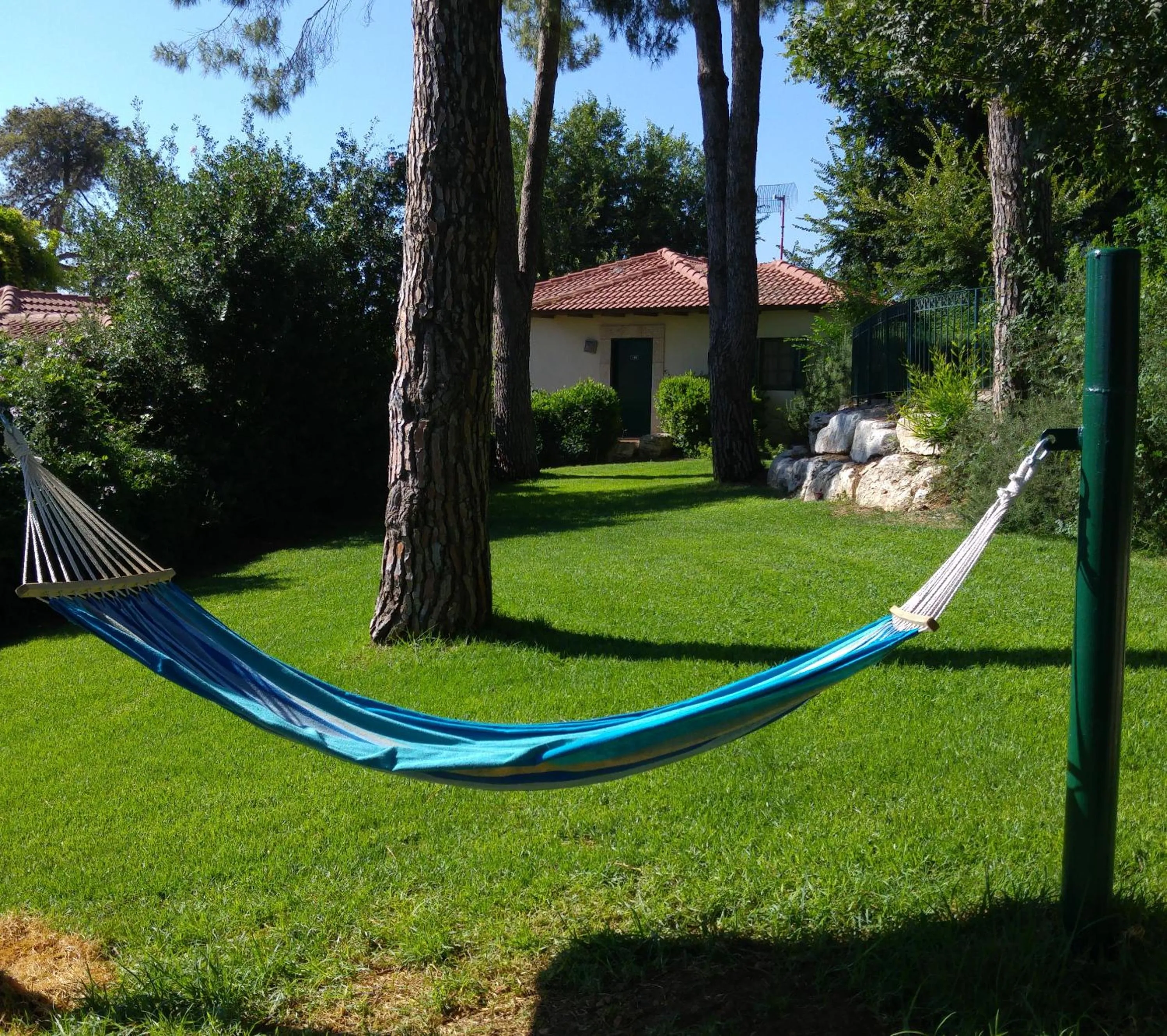 BBQ facilities in Shoresh Green Hills