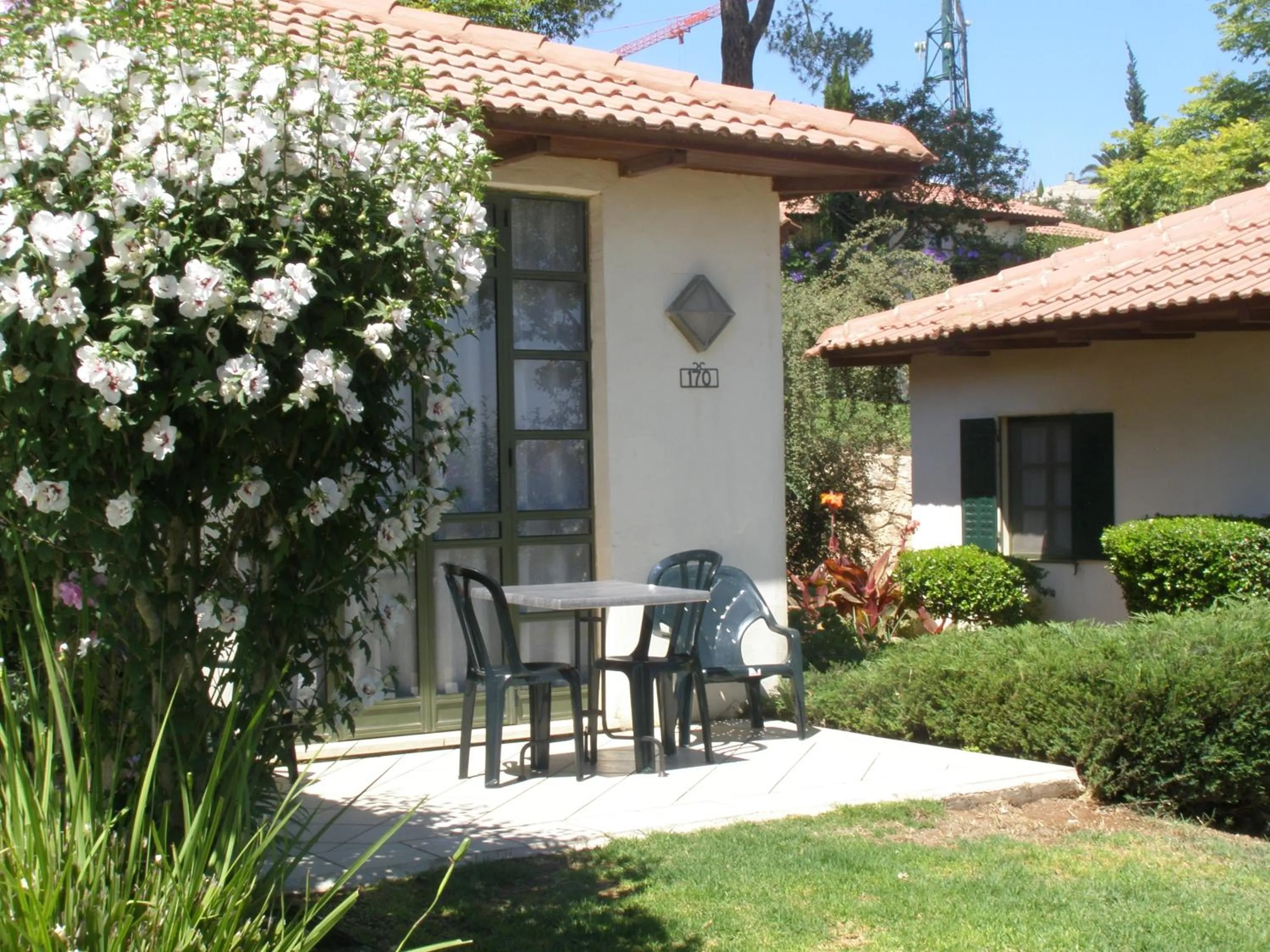 Facade/entrance in Shoresh Green Hills