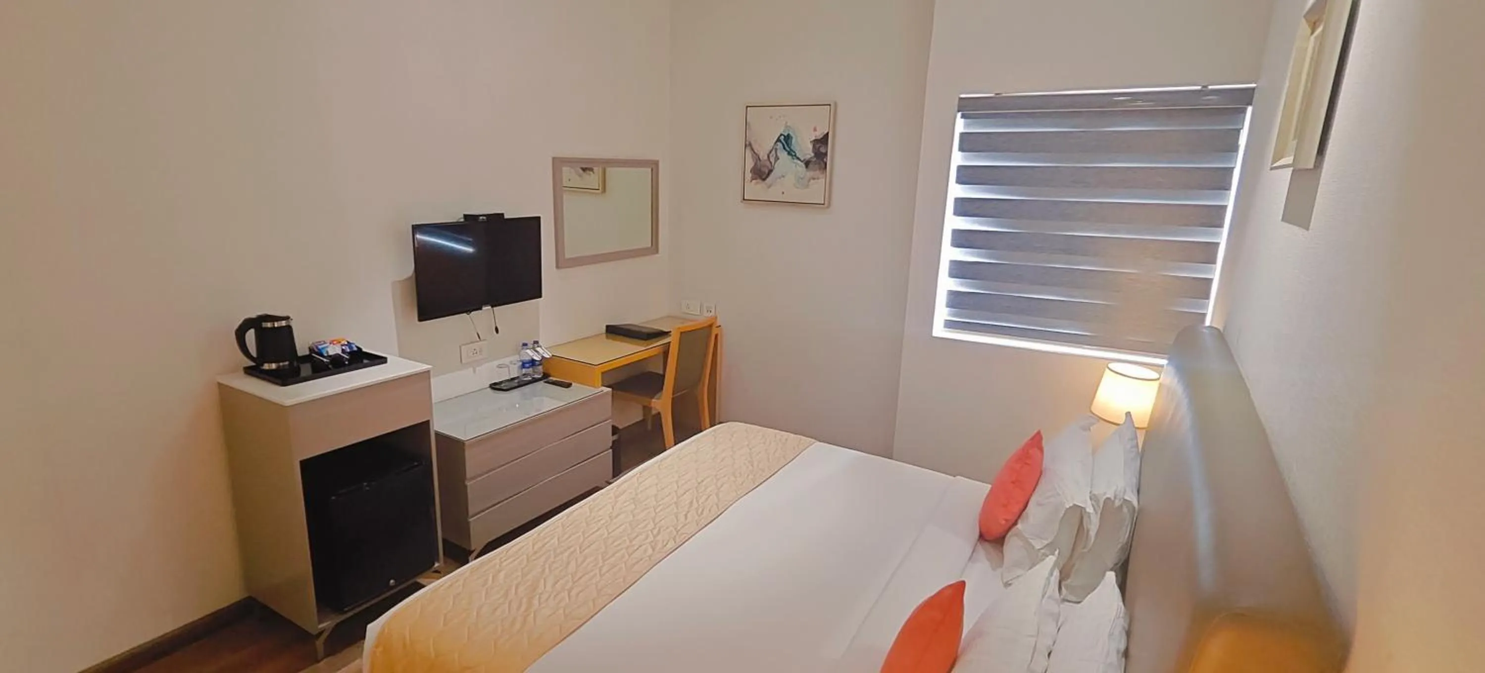 Bed in The Mayberry -A Bergamont Group of Hotels