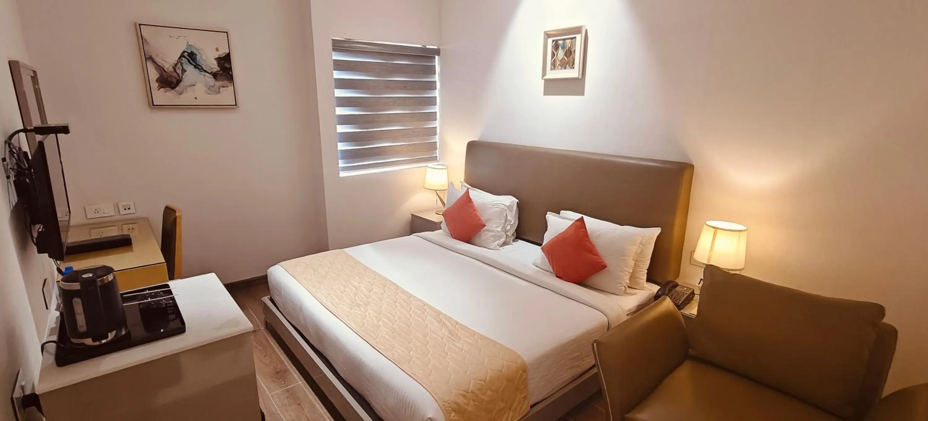 Bed in The Mayberry -A Bergamont Group of Hotels