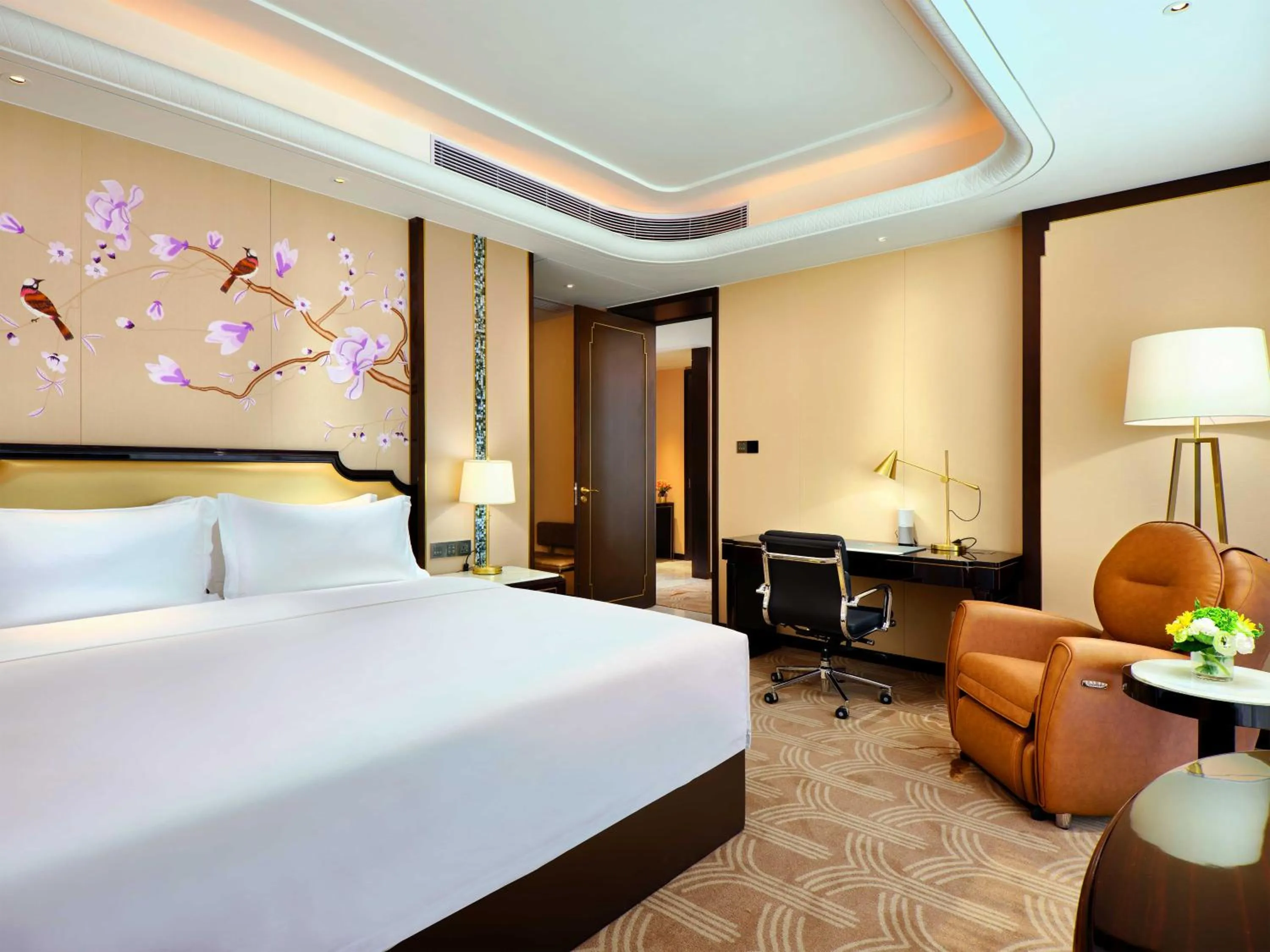 Bed in The Yun Hotel Foshan Nanhai