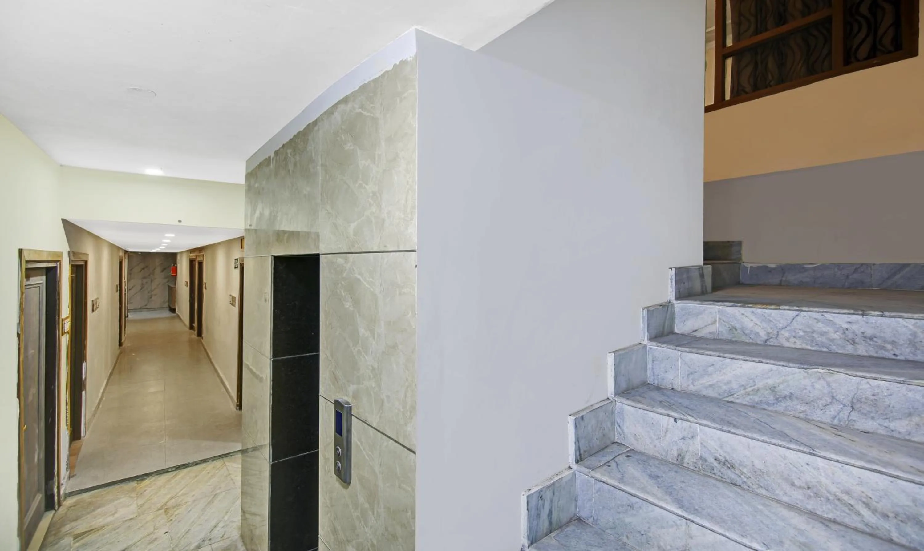 Lobby or reception in Itsy Hotels Amrita Raghunath Bazaar Jammu