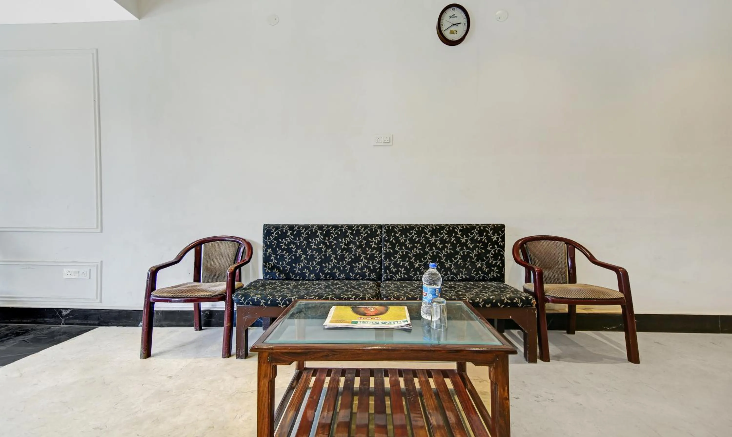 Seating area in Itsy Hotels Amrita Raghunath Bazaar Jammu