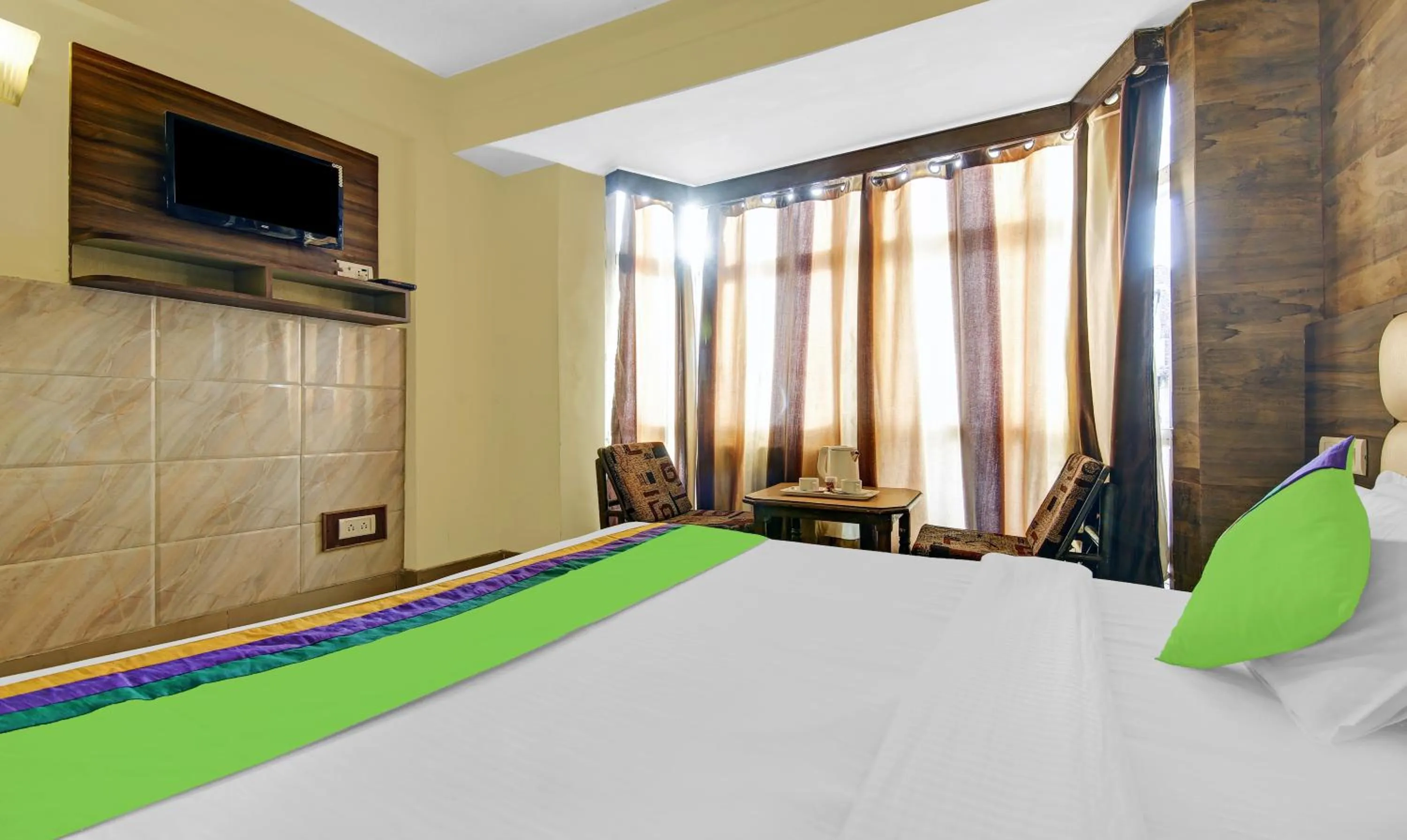 Bedroom in Itsy Hotels Amrita Raghunath Bazaar Jammu
