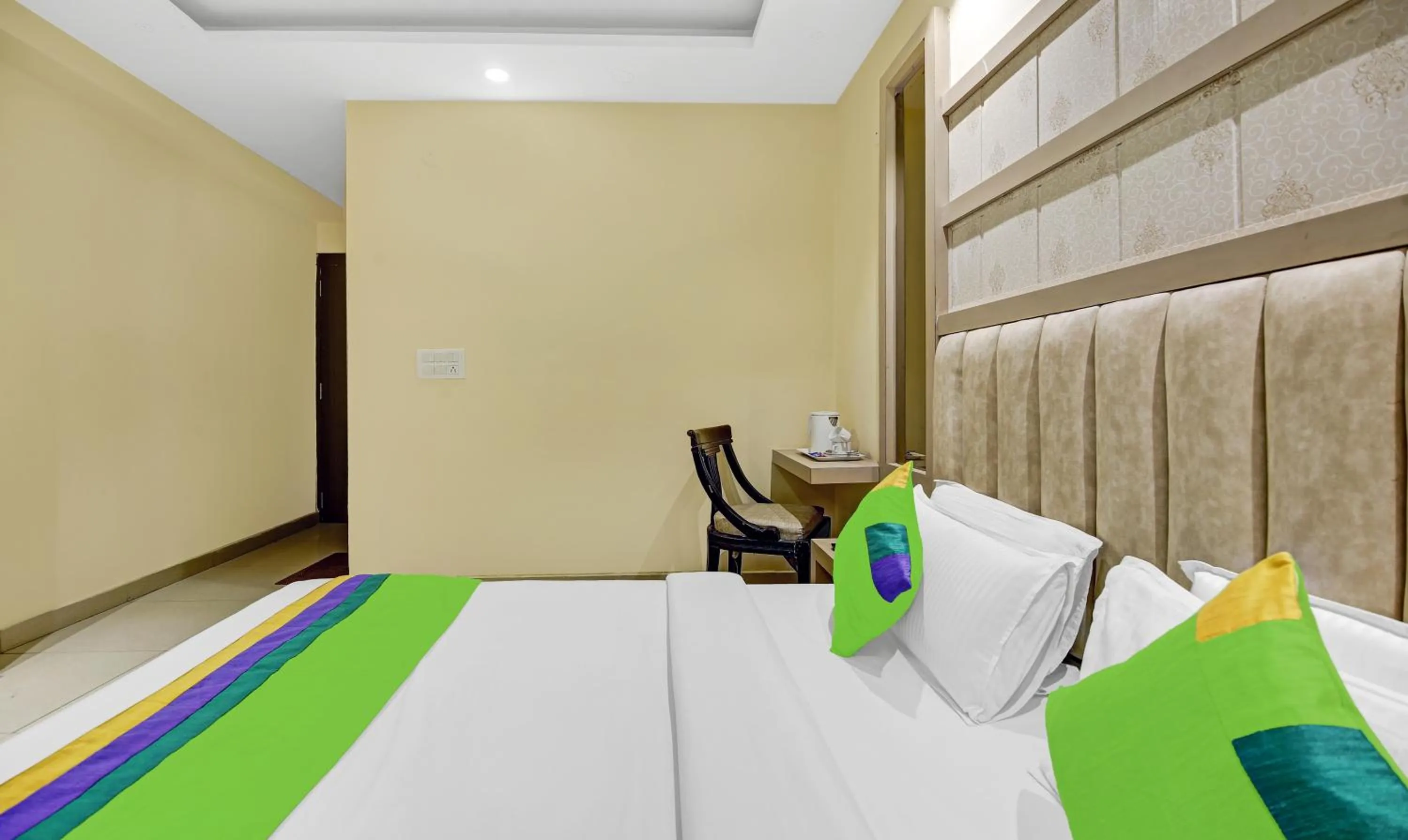 Bedroom in Itsy Hotels Amrita Raghunath Bazaar Jammu