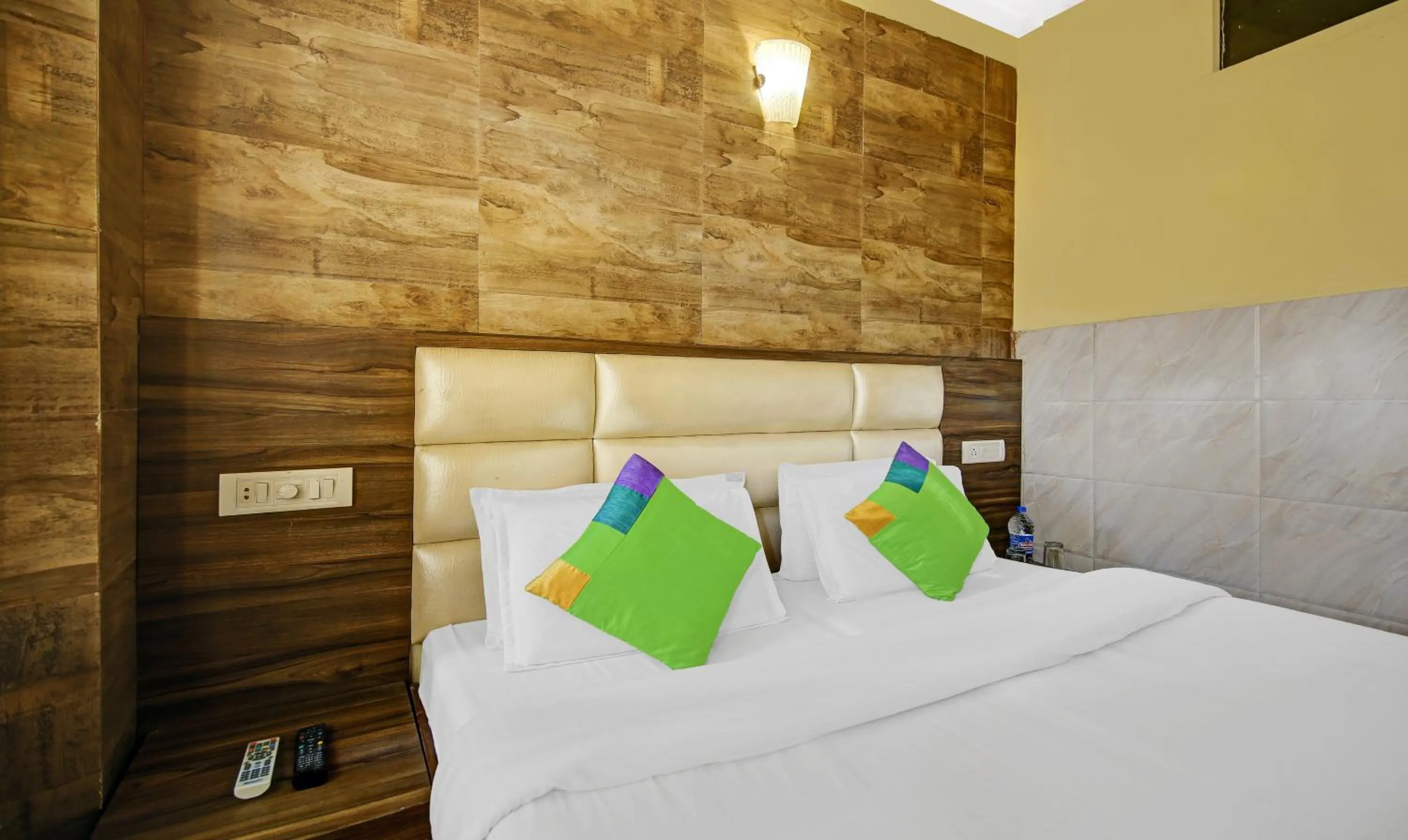 Bedroom in Itsy Hotels Amrita Raghunath Bazaar Jammu