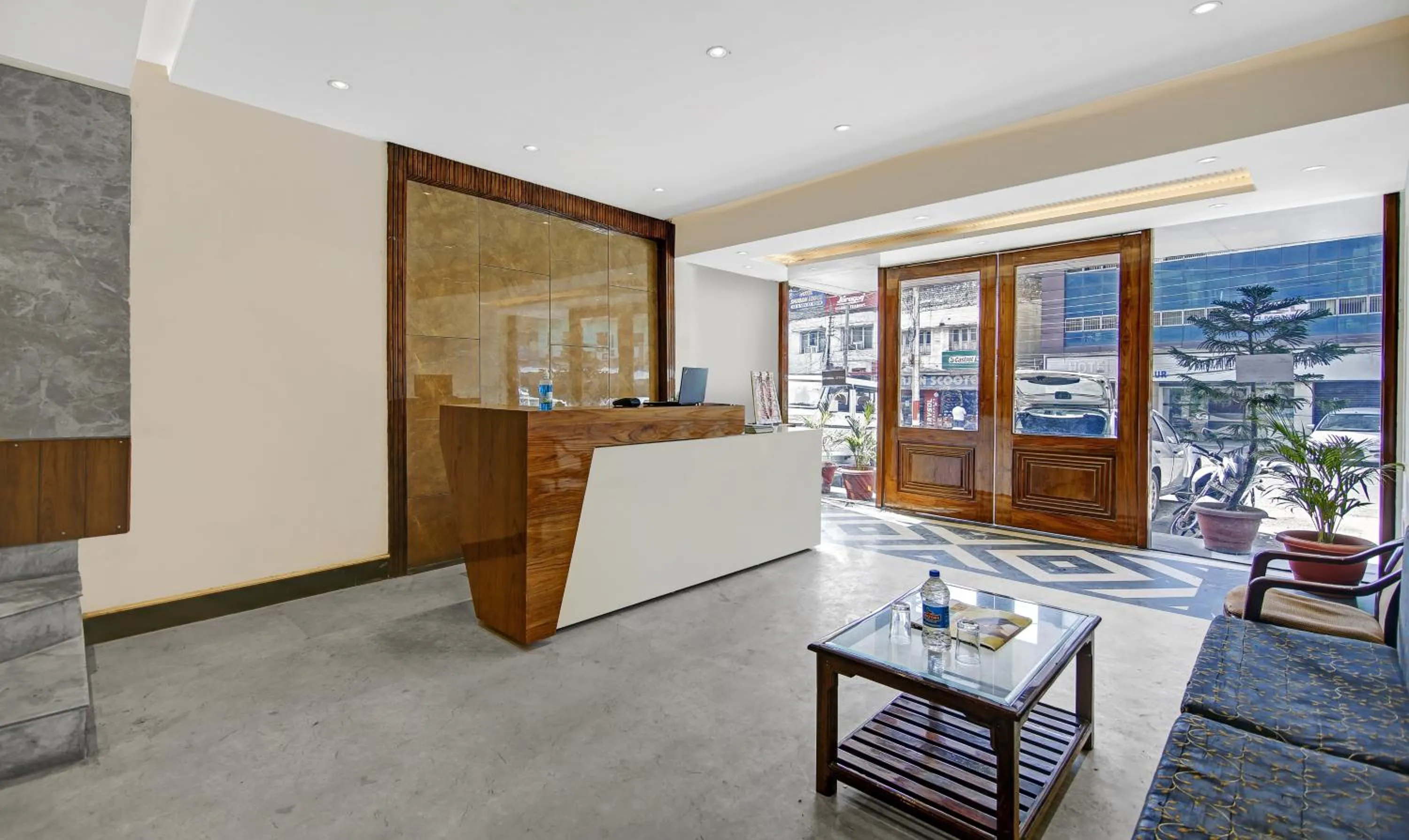 Lobby or reception in Itsy Hotels Amrita Raghunath Bazaar Jammu