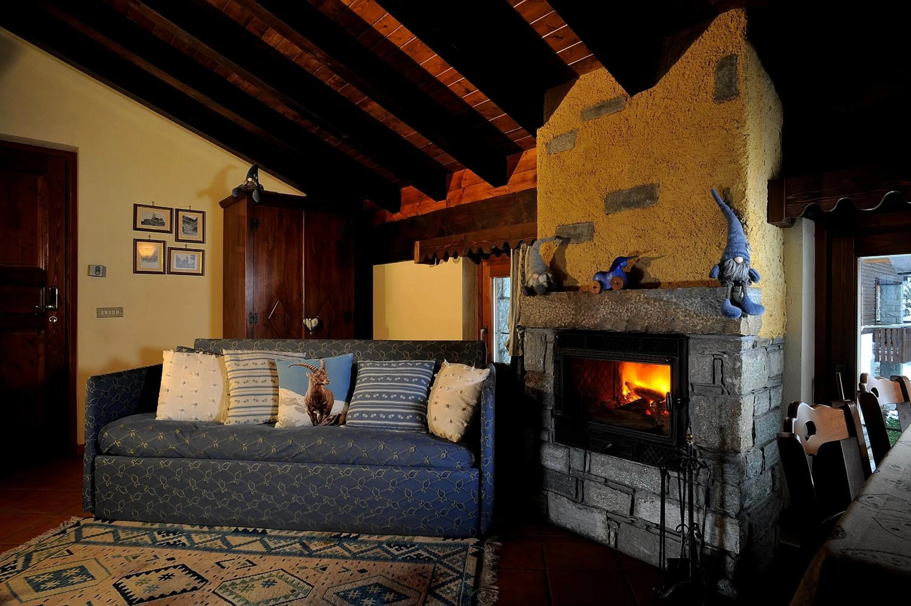 Living room in Aparthotel Foyer d'antan SUITE con caminetto hammam o vasca idromassaggio