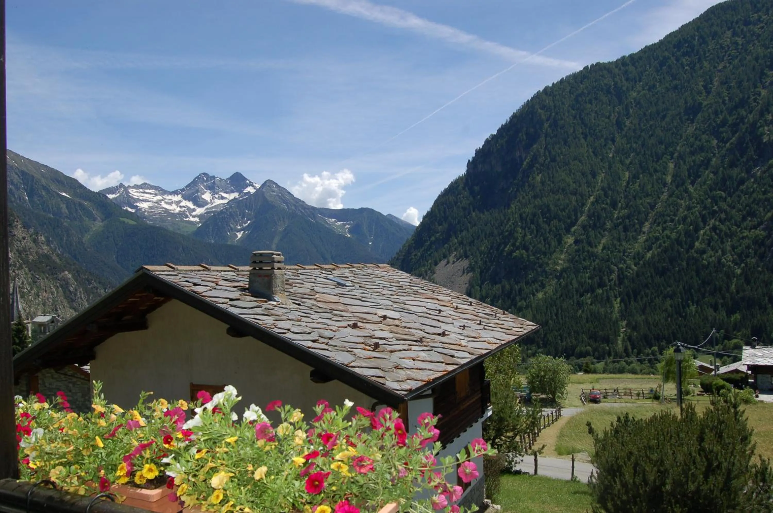 Mountain view in Aparthotel Foyer d'antan SUITE con caminetto hammam o vasca idromassaggio