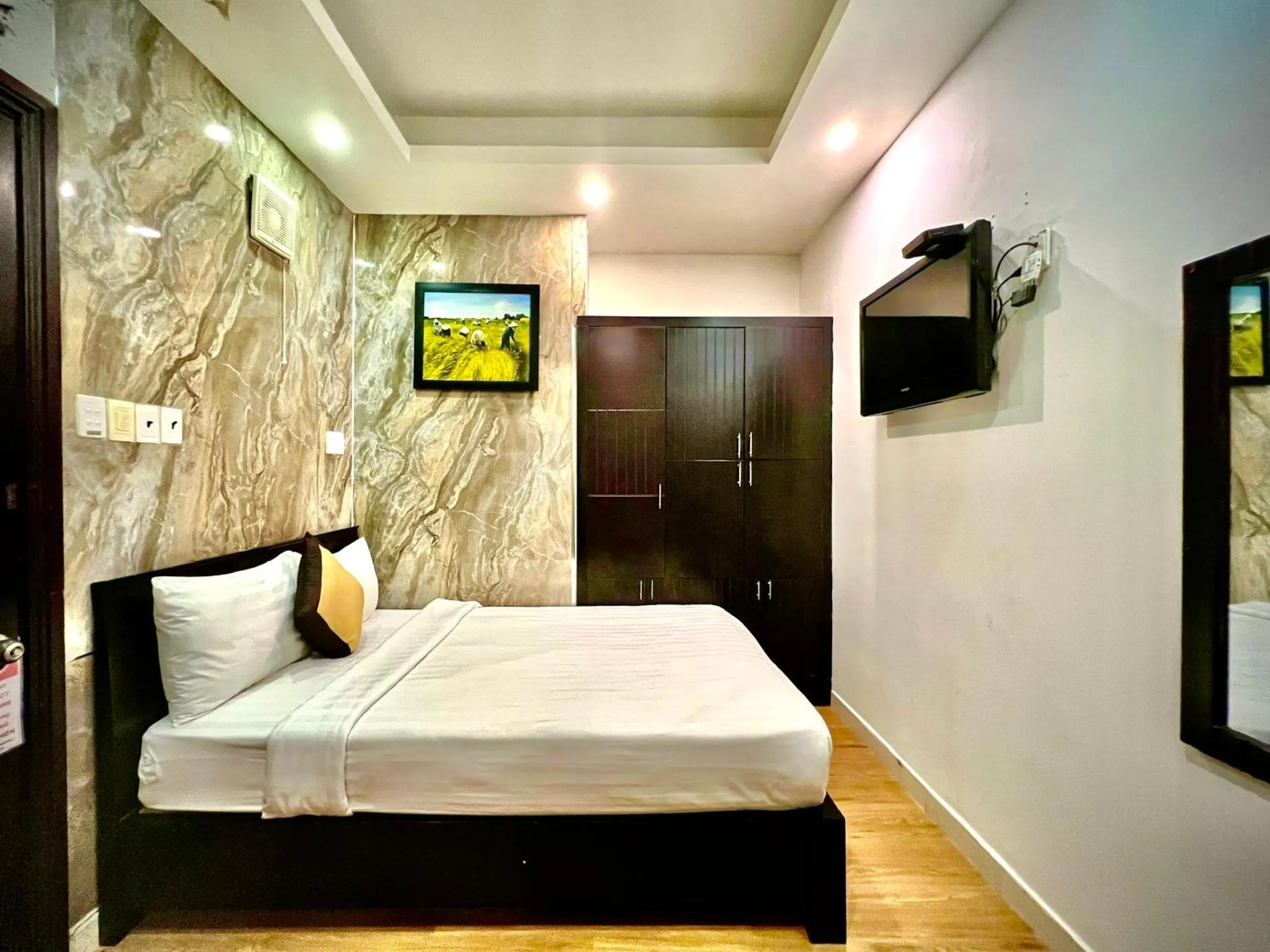 Bed in DDA Hotel District 1- Bùi Viện-Đề Thám Walking Street