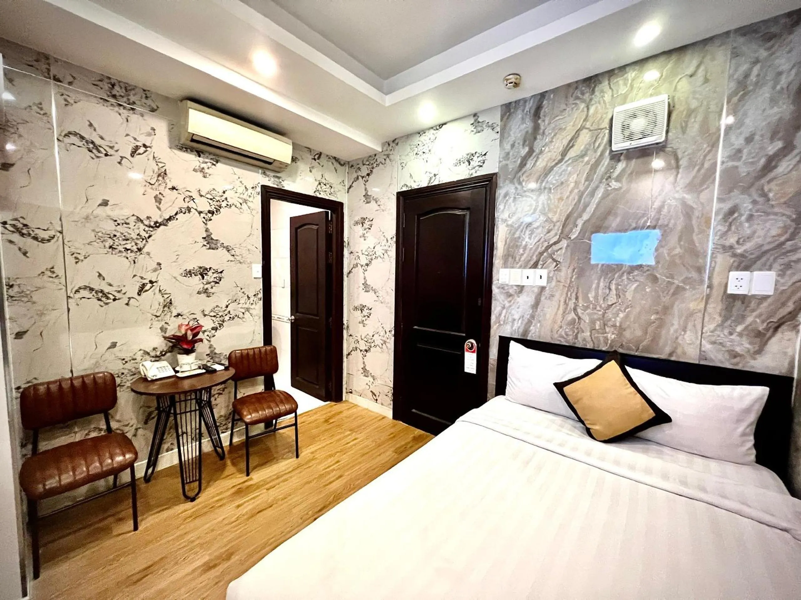 Bed in DDA Hotel District 1- Bùi Viện-Đề Thám Walking Street