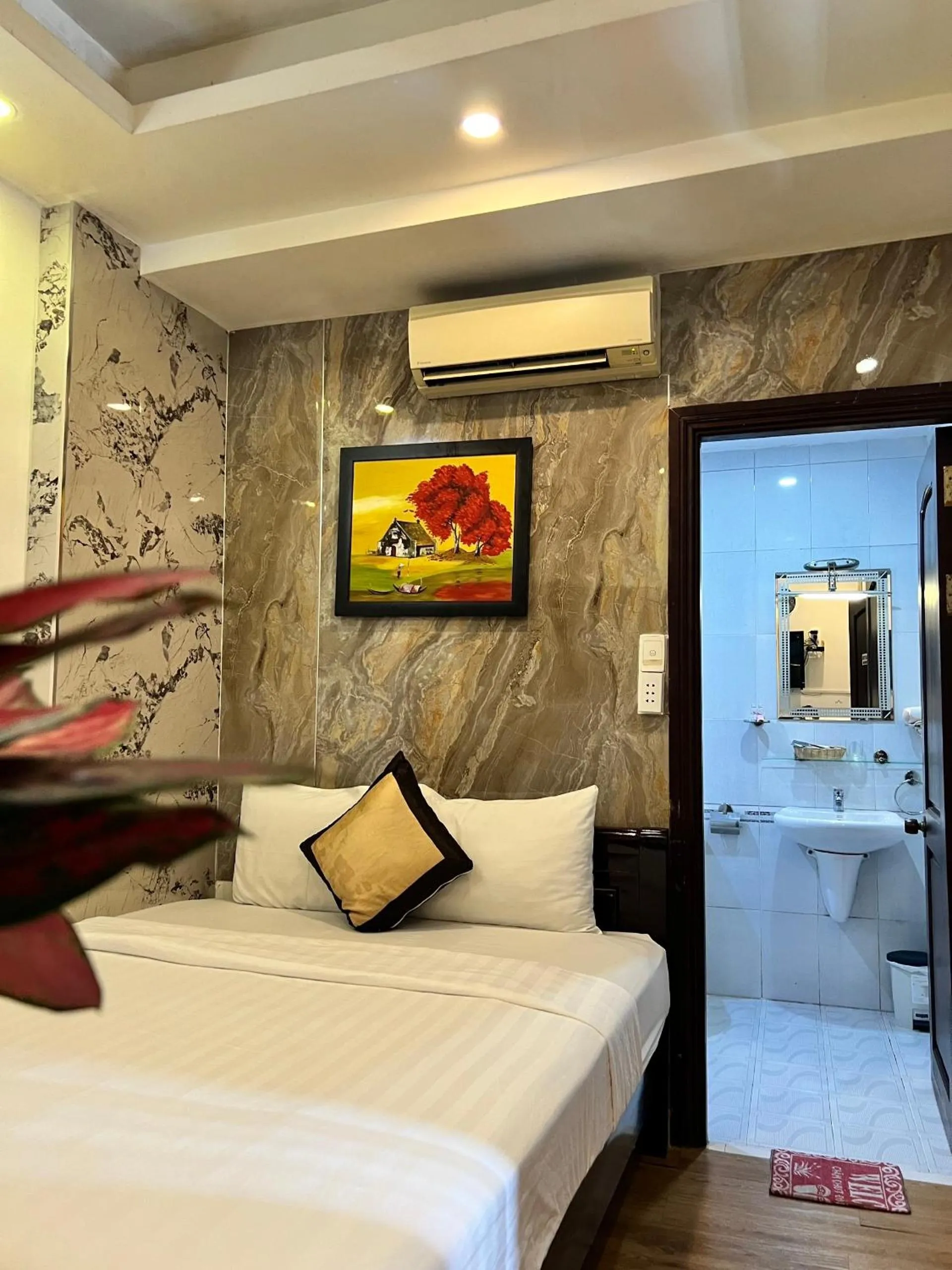 Bed in DDA Hotel District 1- Bùi Viện-Đề Thám Walking Street