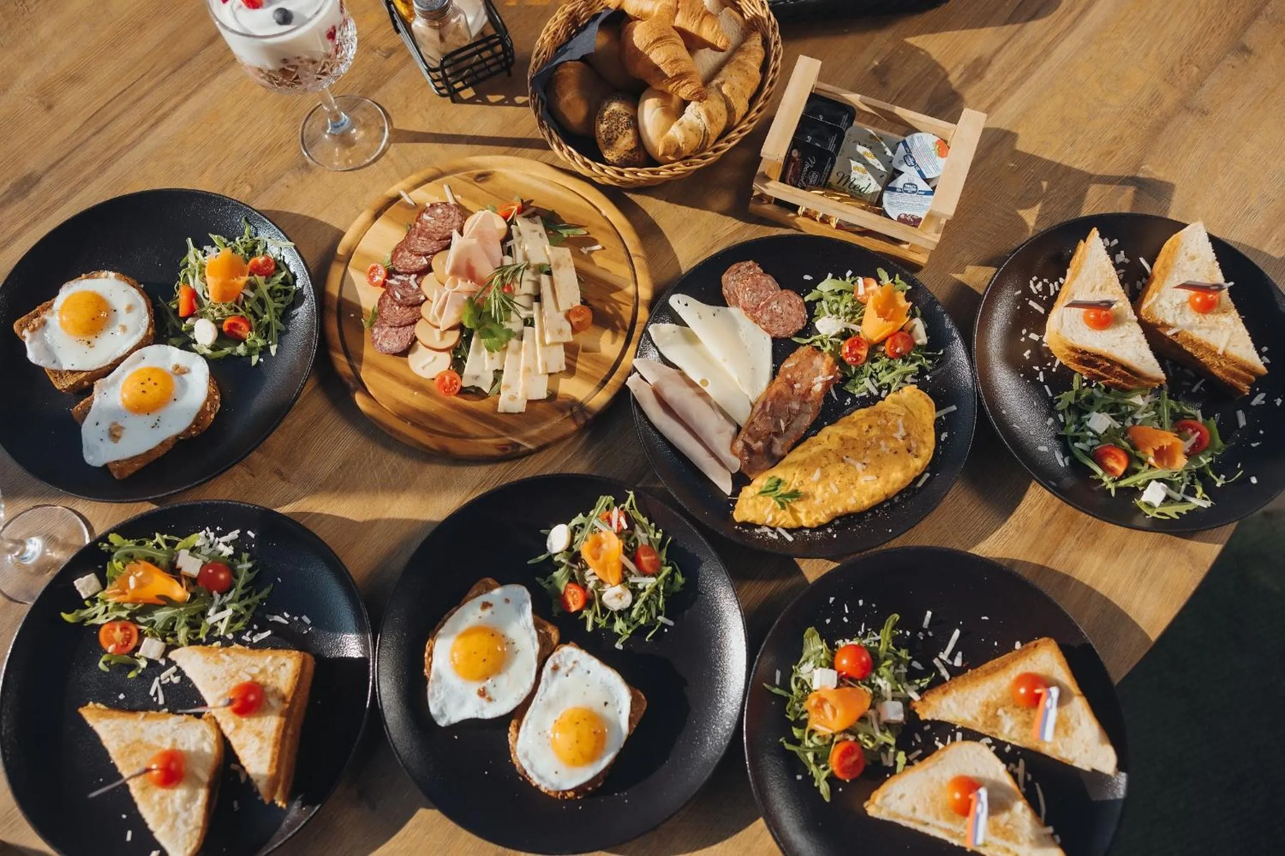 Food in JASNA NATUR Resort by the lake