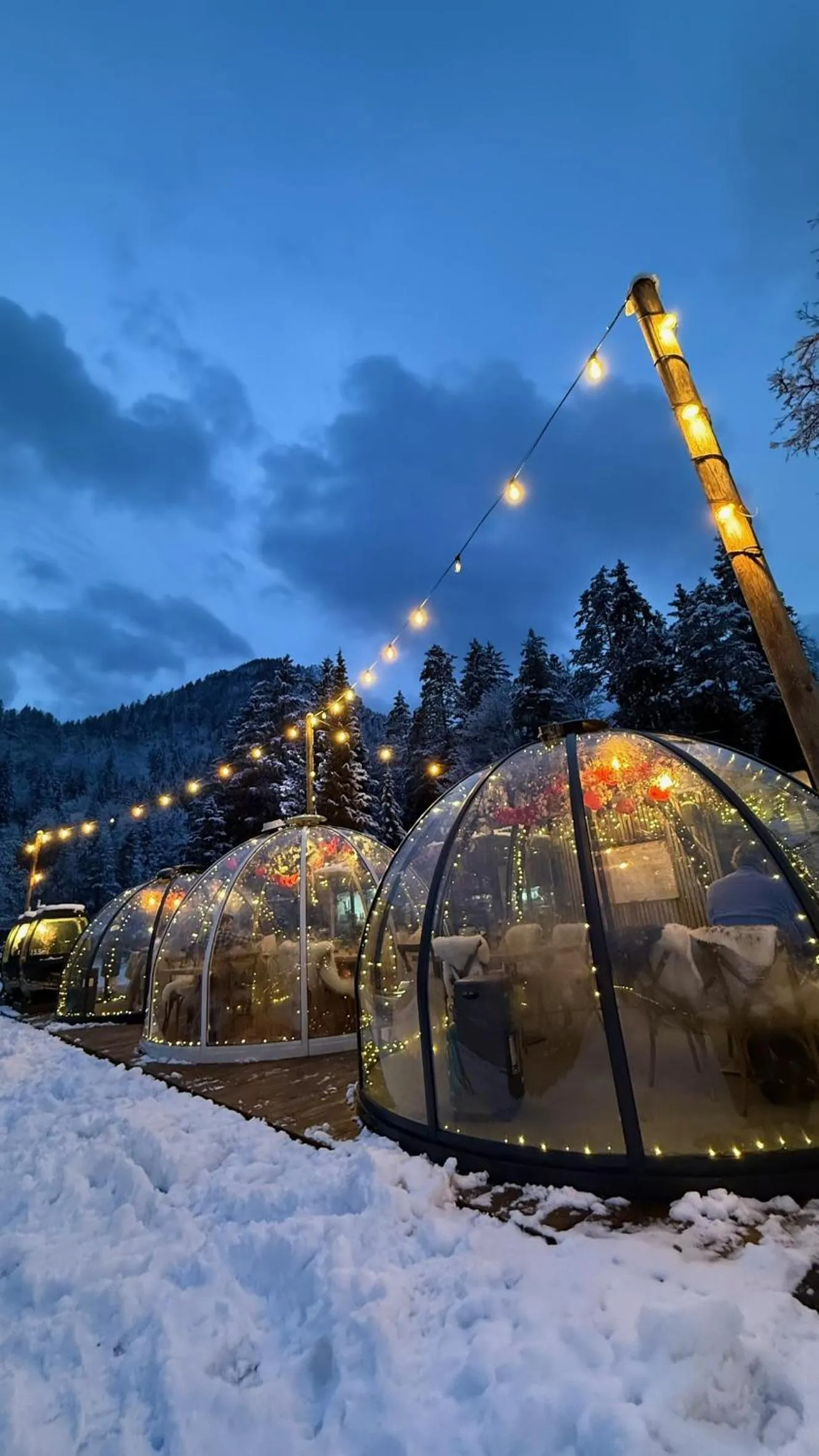 Restaurant/places to eat in JASNA NATUR Resort by the lake