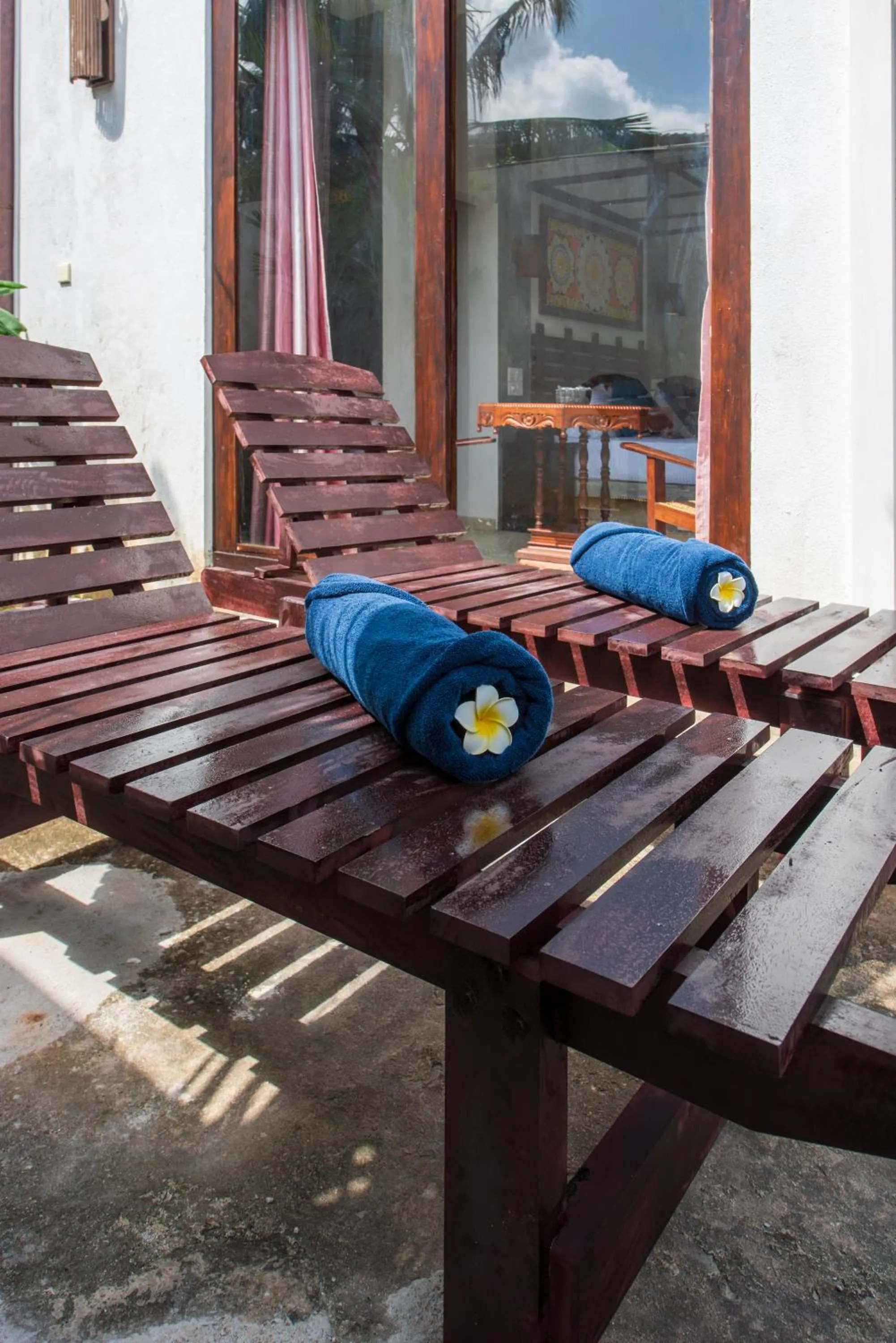 Day in Anama by Queens Mount