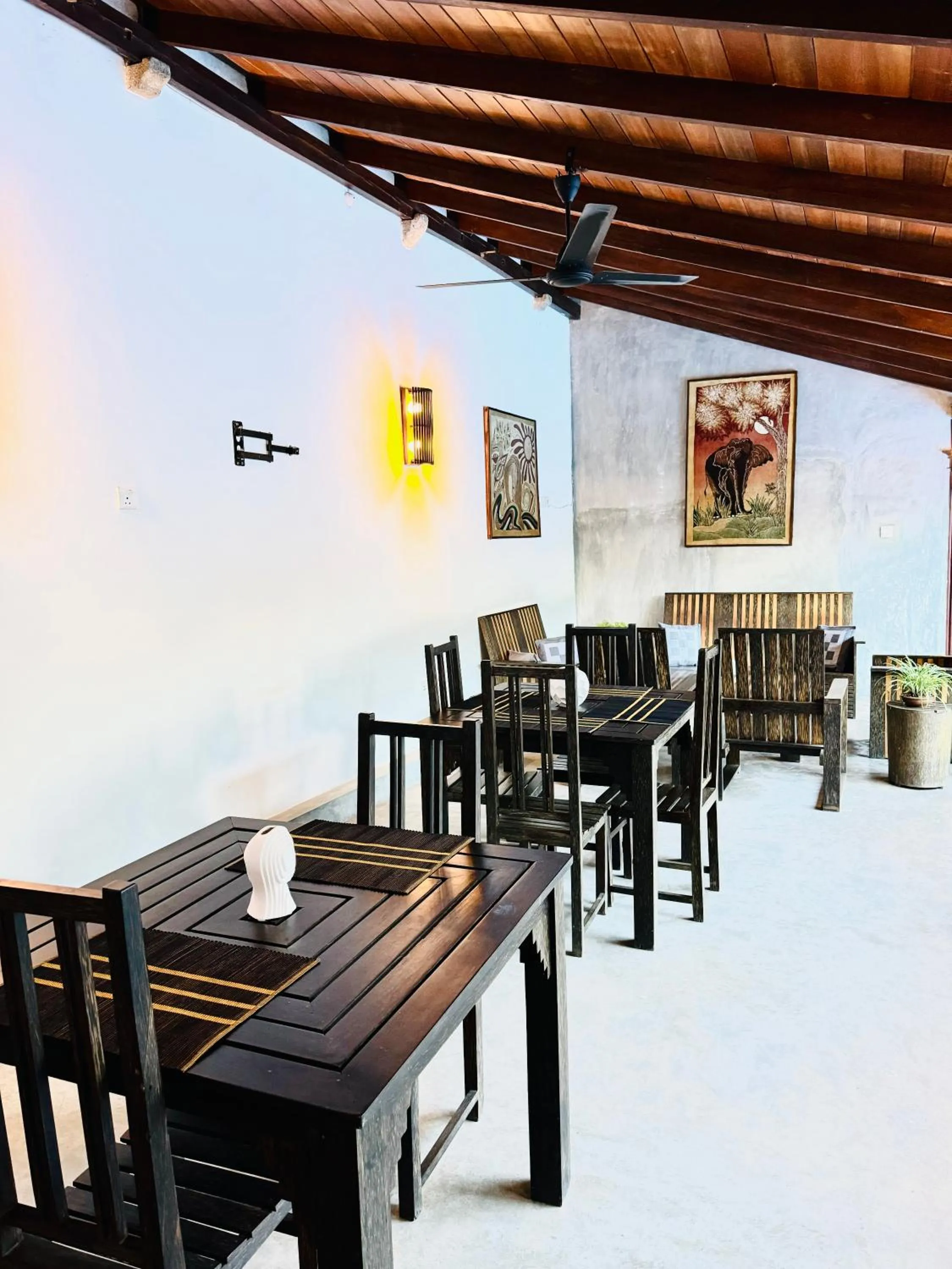 Restaurant/places to eat in Anama by Queens Mount