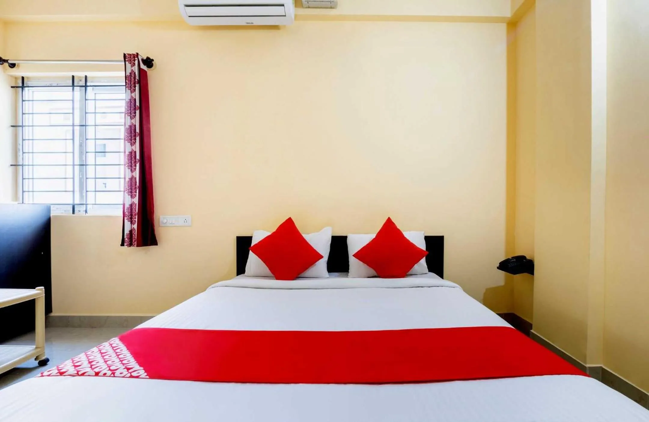 Bedroom, Bed in Hotel O Ashrey Comforts